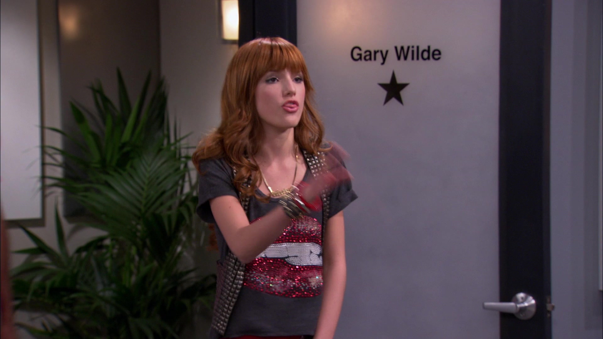Shake_It_Up_S01E21_1080p_BTD_001444.jpg