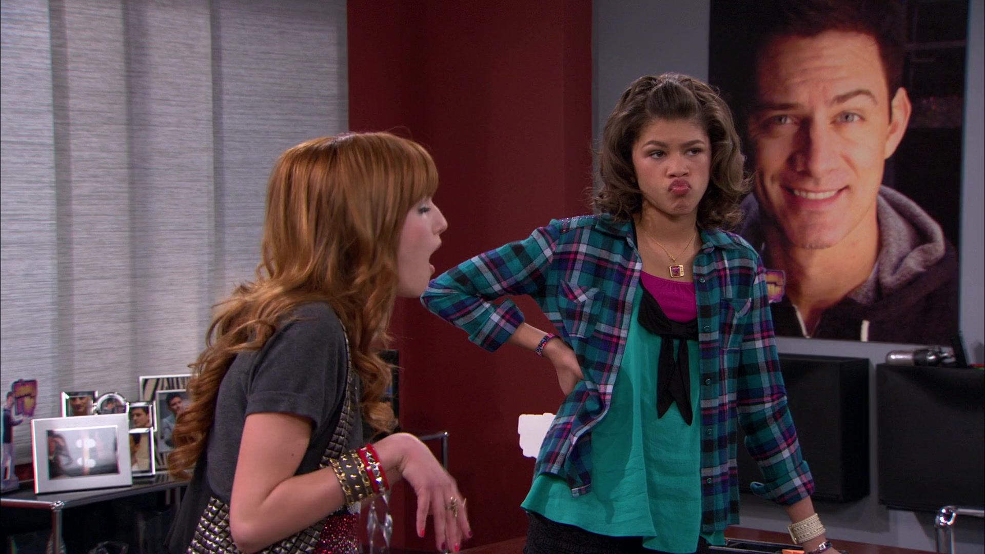 Shake_It_Up_S01E21_1080p_BTD_001531.jpg