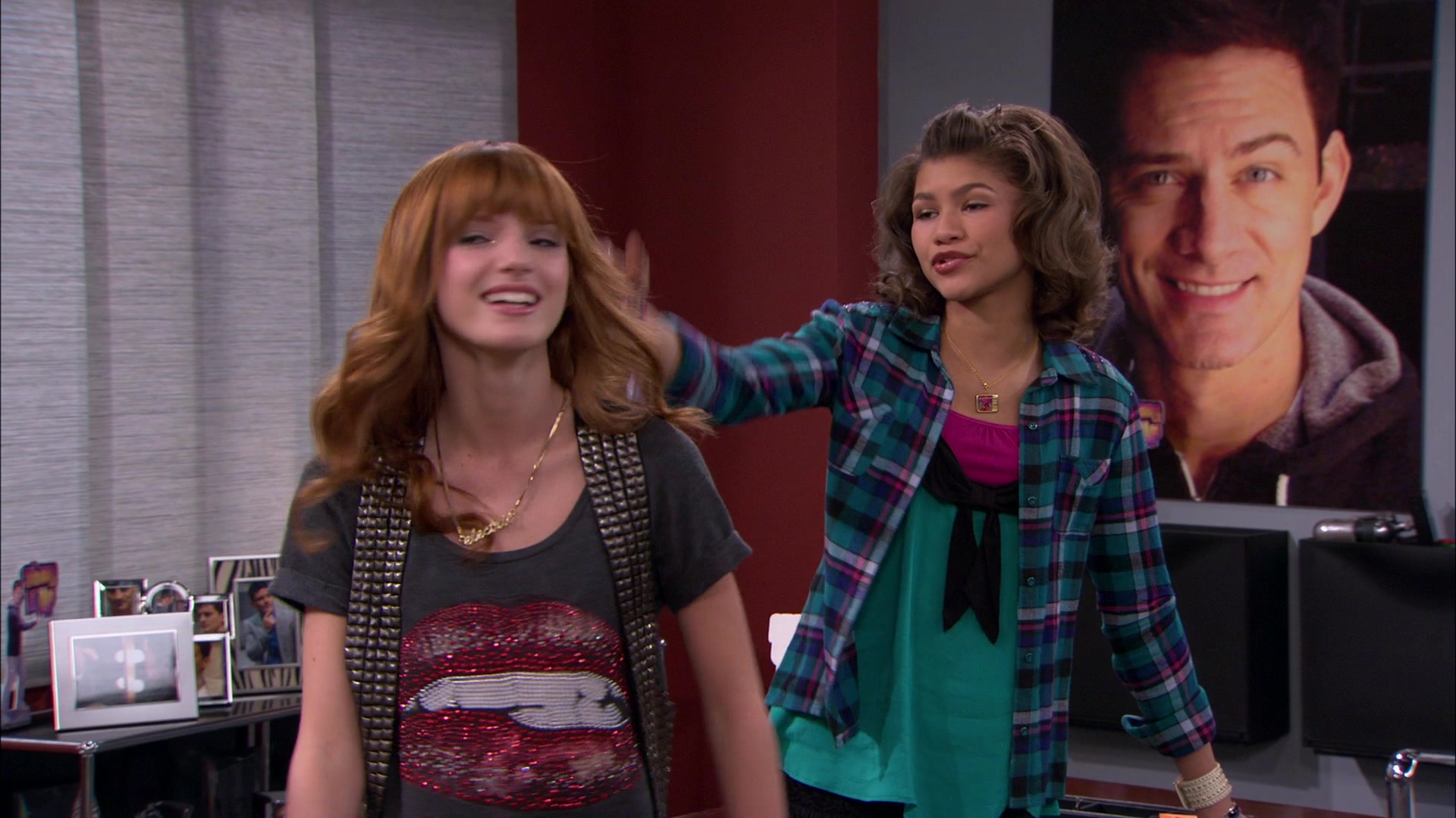 Shake_It_Up_S01E21_1080p_BTD_001547.jpg