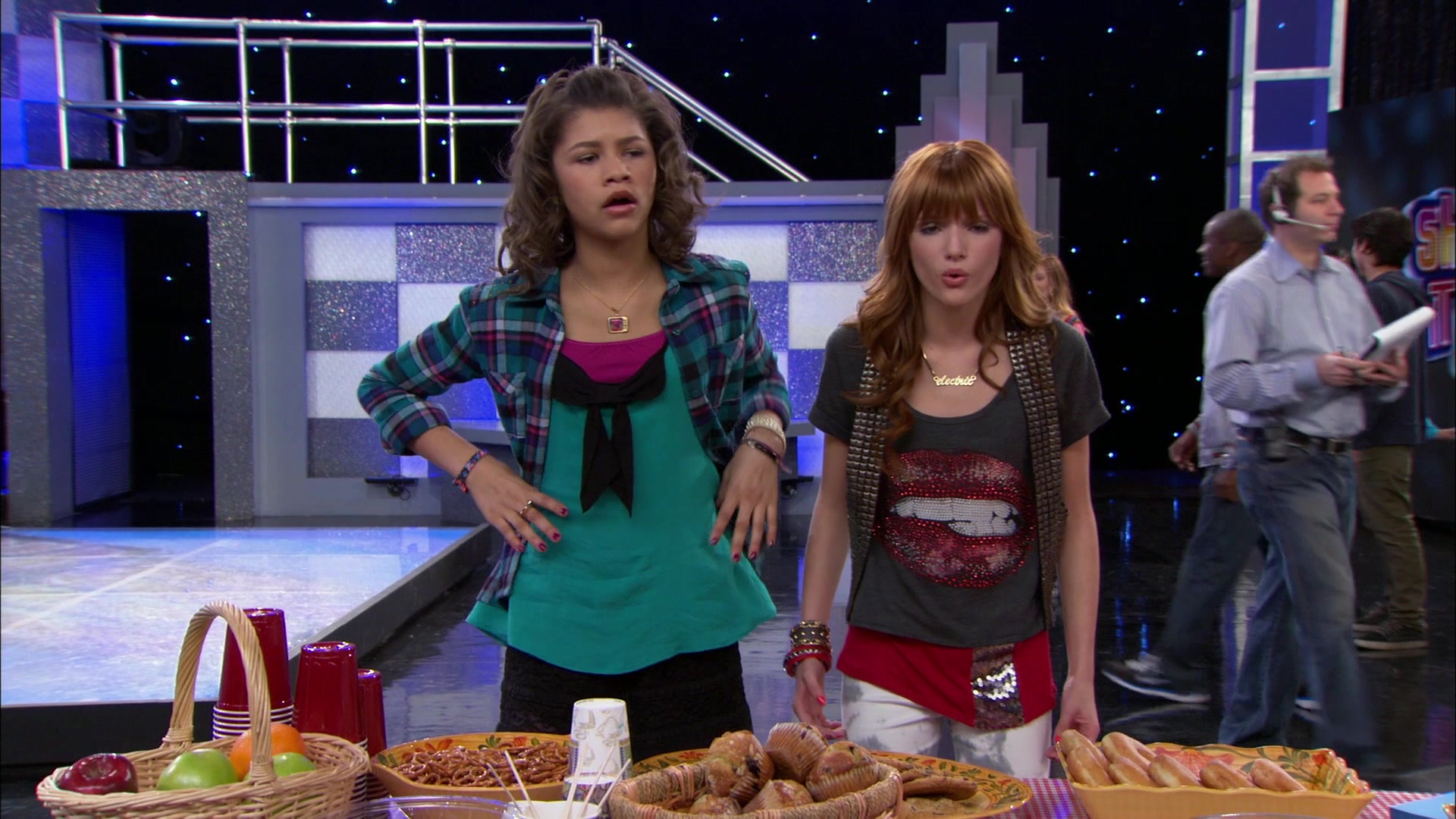 Shake_It_Up_S01E21_1080p_BTD_001636.jpg
