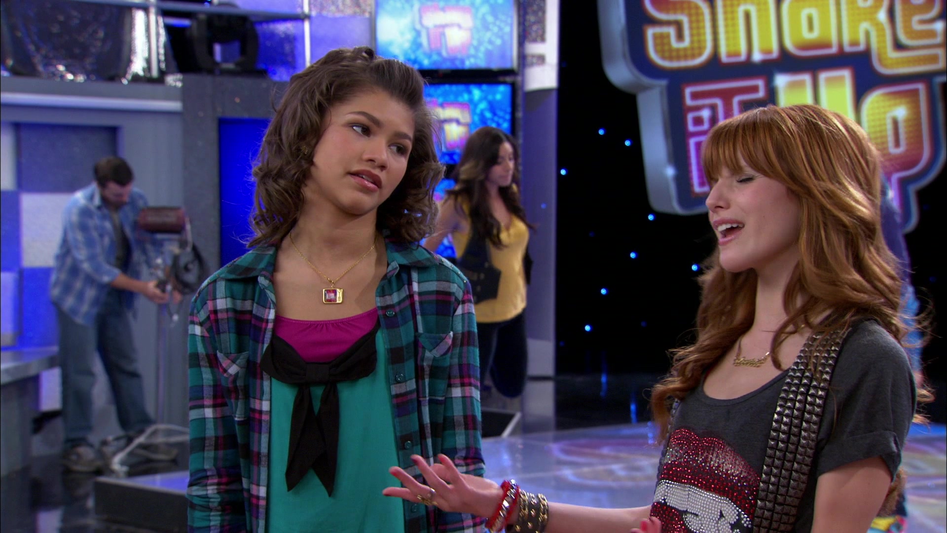 Shake_It_Up_S01E21_1080p_BTD_001652.jpg
