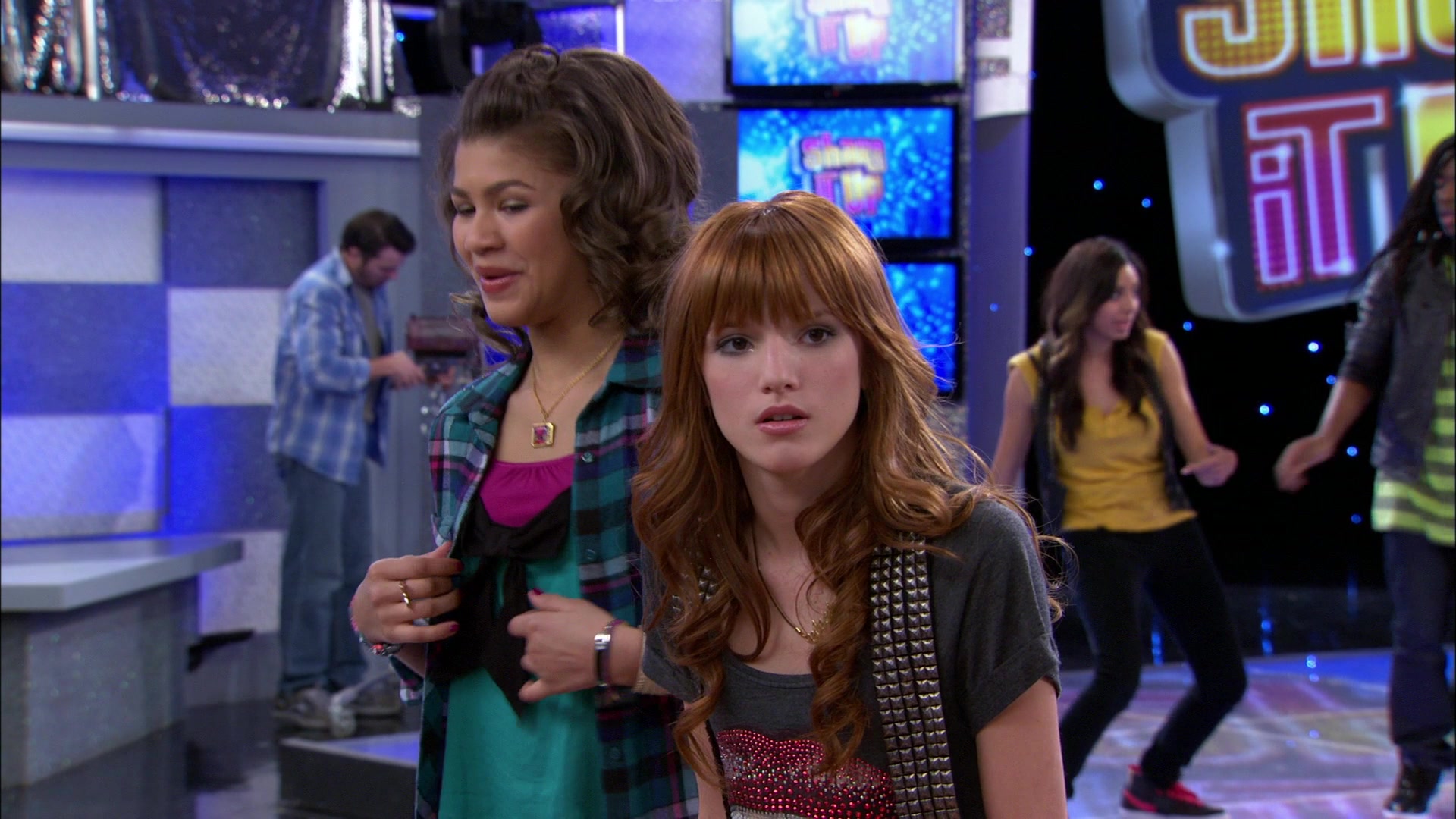 Shake_It_Up_S01E21_1080p_BTD_001730.jpg