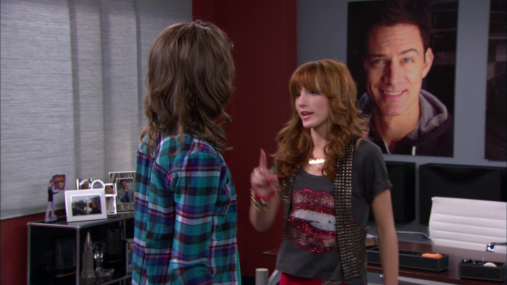 Shake_It_Up_S01E21_1080p_BTD_001920.jpg Shake_It_Up_S01E21_1080p_BTD_001920.jpg