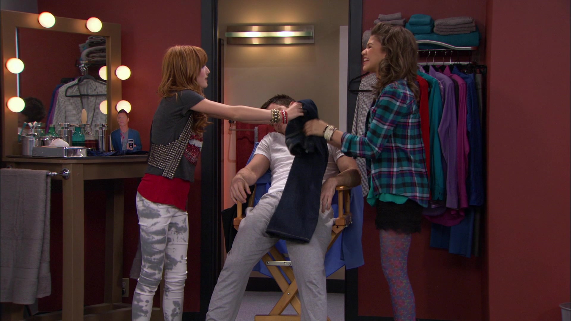 Shake_It_Up_S01E21_1080p_BTD_002002.jpg