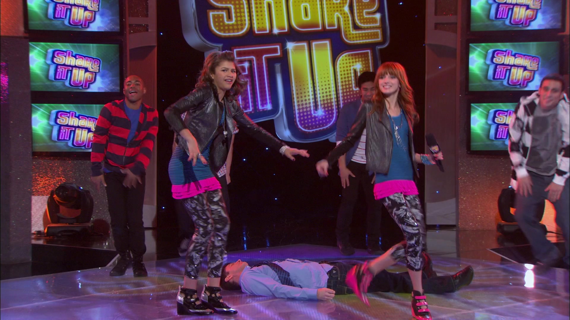 Shake_It_Up_S01E21_1080p_BTD_002205.jpg Shake_It_Up_S01E21_1080p_BTD_002205.jpg