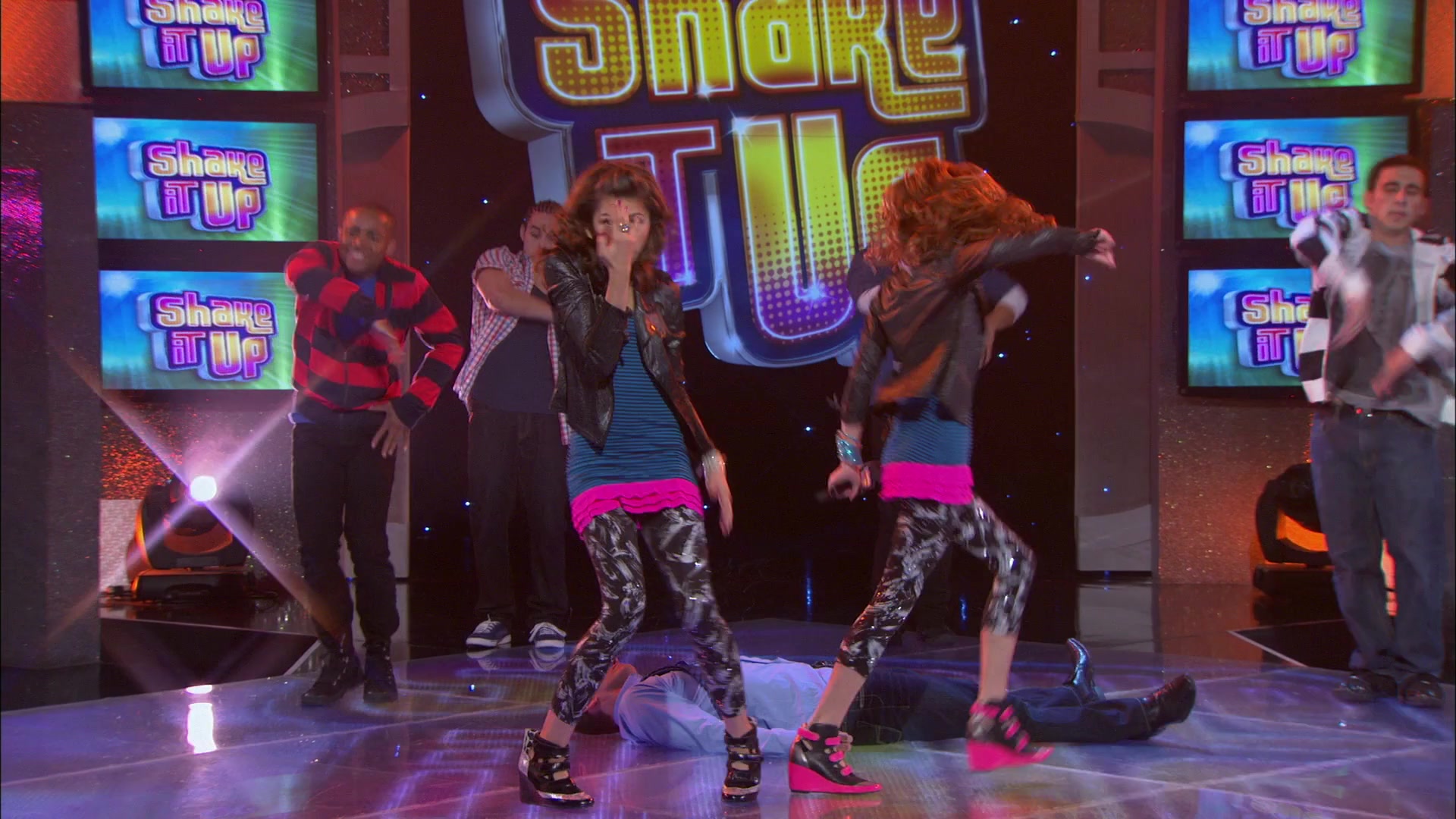 Shake_It_Up_S01E21_1080p_BTD_002210.jpg Shake_It_Up_S01E21_1080p_BTD_002210.jpg