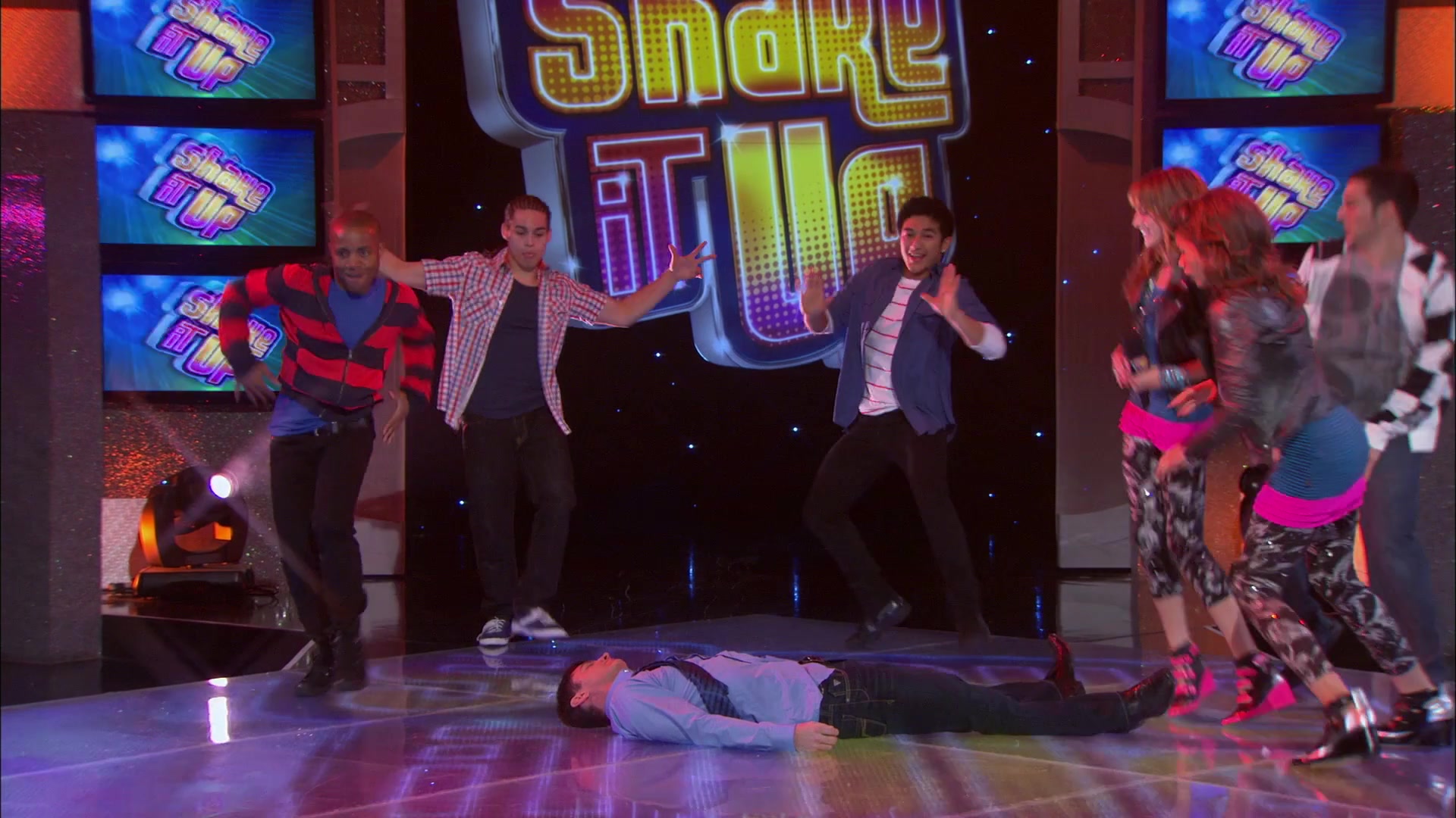 Shake_It_Up_S01E21_1080p_BTD_002214.jpg