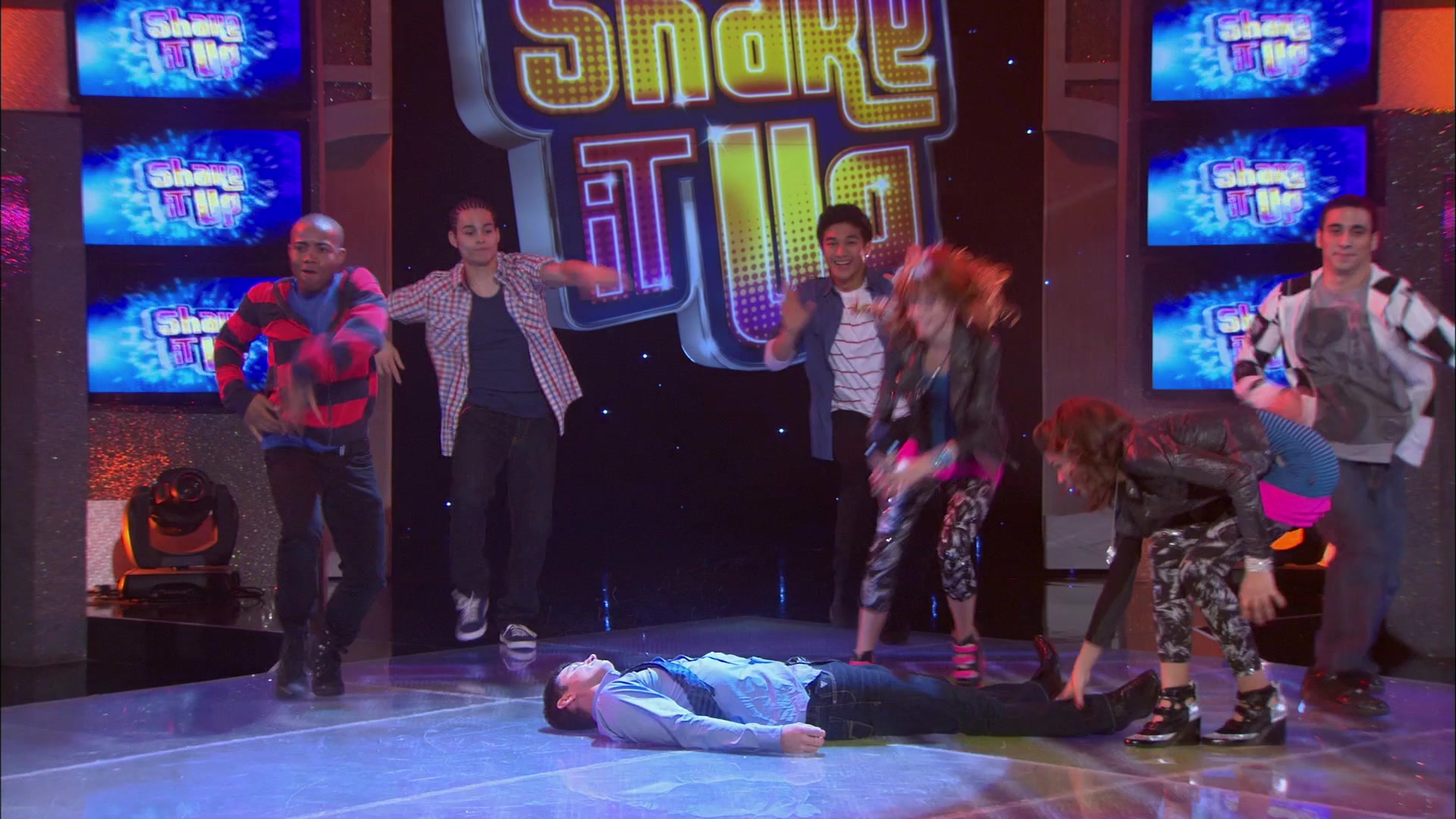 Shake_It_Up_S01E21_1080p_BTD_002216.jpg