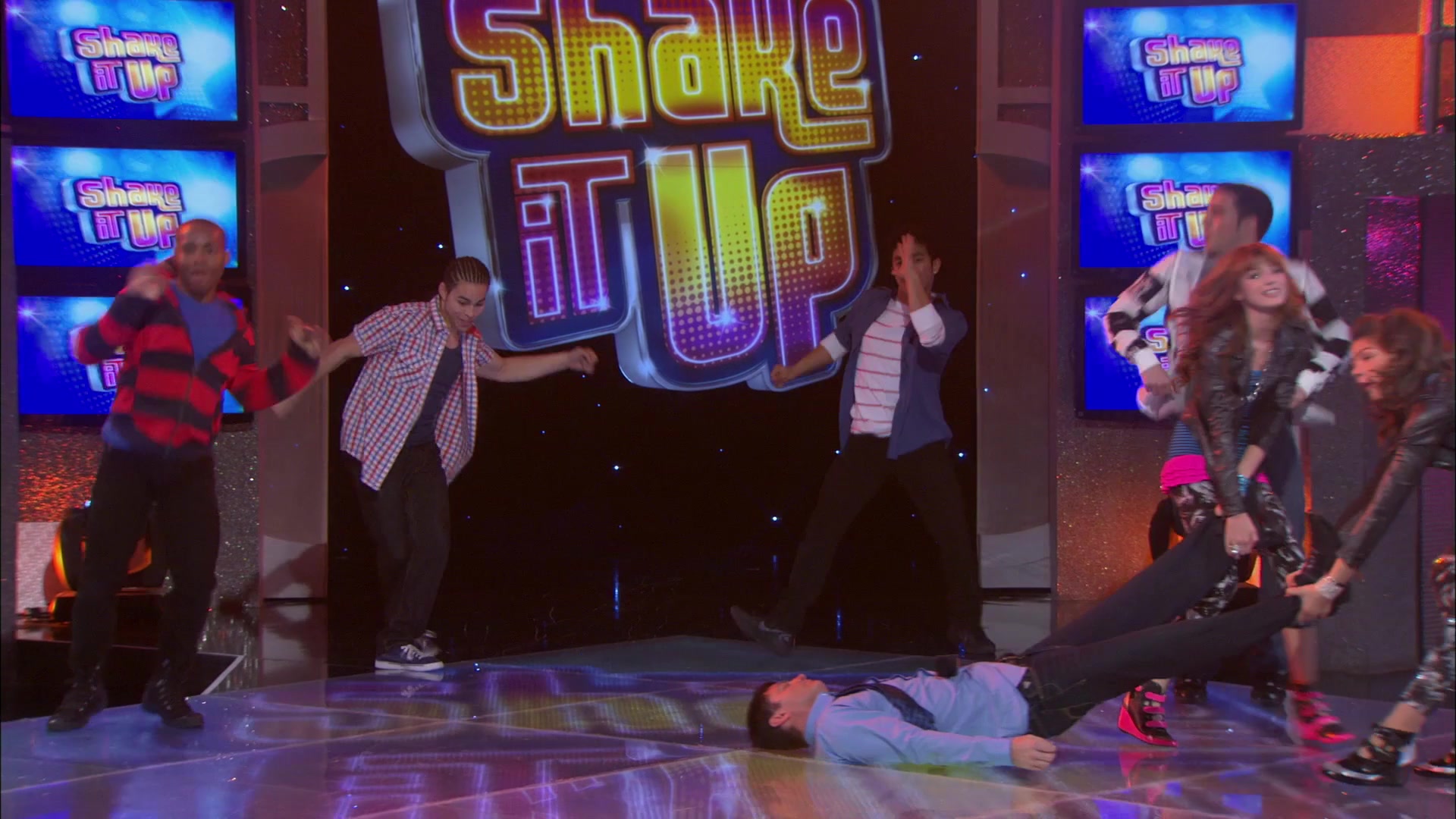 Shake_It_Up_S01E21_1080p_BTD_002224.jpg
