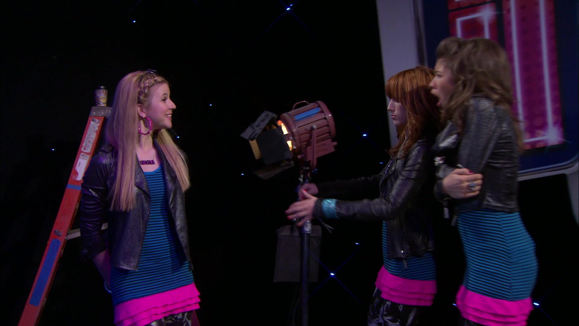 Shake_It_Up_S01E21_1080p_BTD_002903.jpg