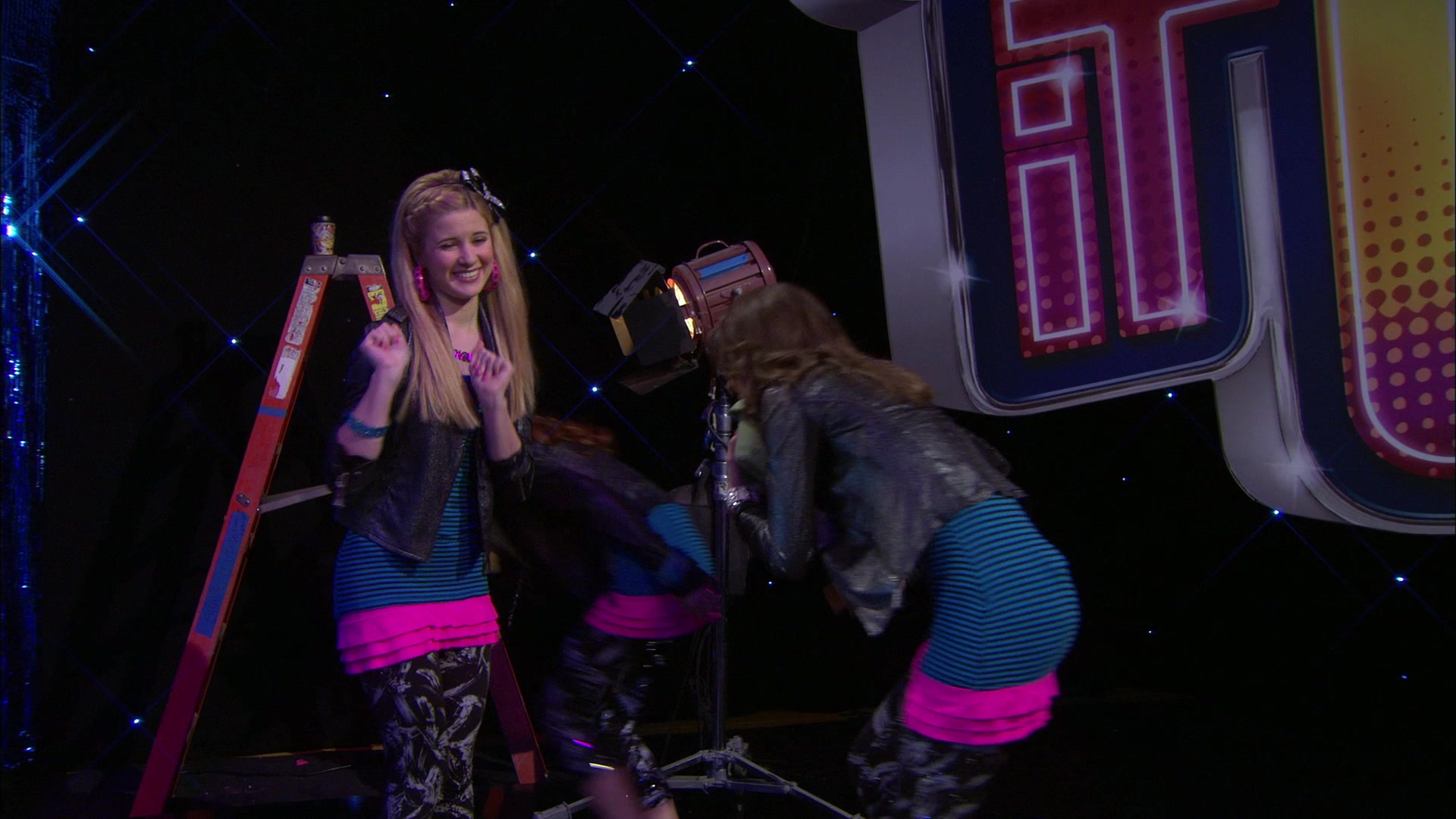Shake_It_Up_S01E21_1080p_BTD_002936.jpg Shake_It_Up_S01E21_1080p_BTD_002936.jpg