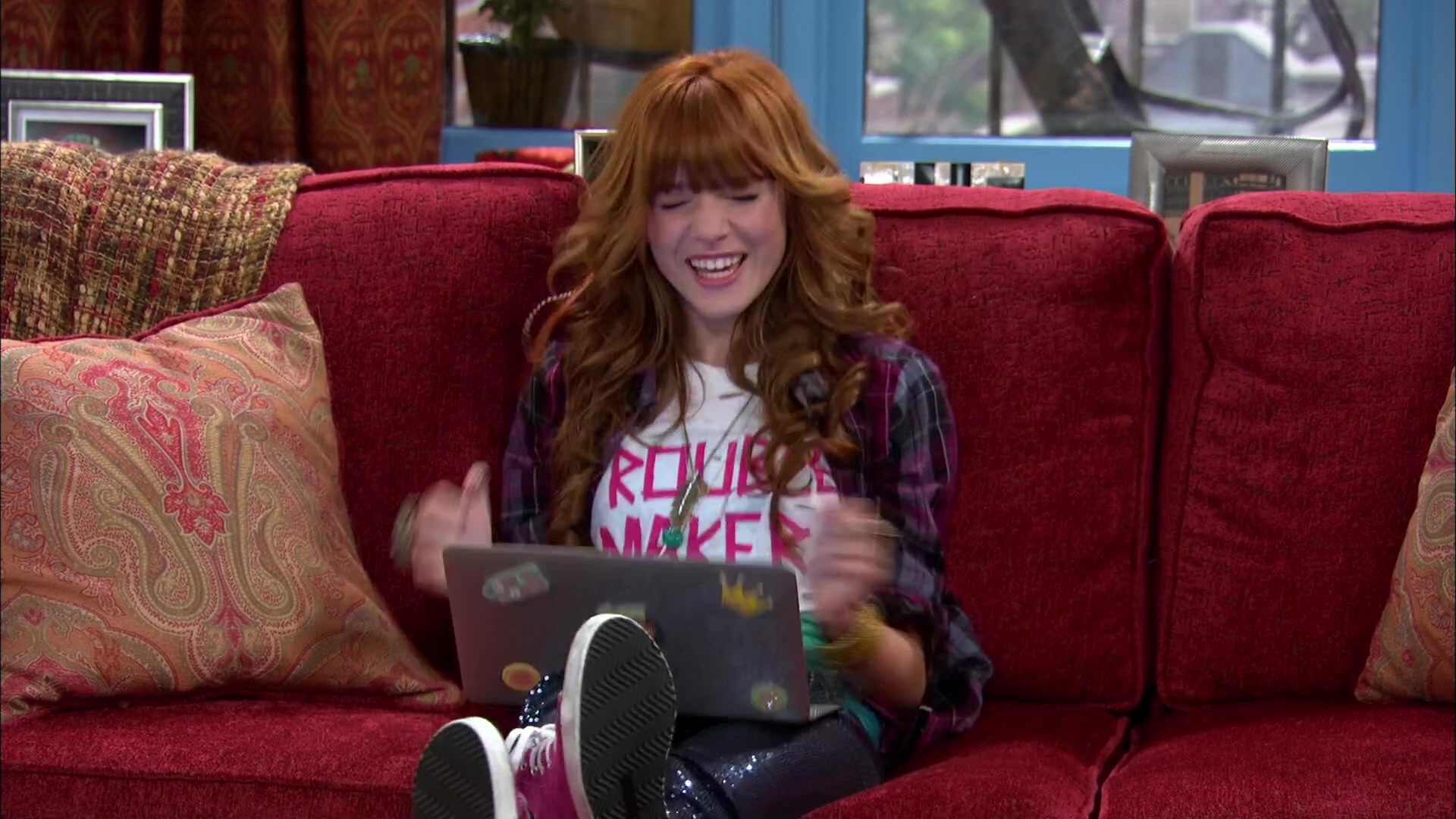 Shake_It_Up_S02E01_Shrink_It_Up_1080p_BTD_000061.jpg Shake_It_Up_S02E01_Shrink_It_Up_1080p_BTD_000061.jpg