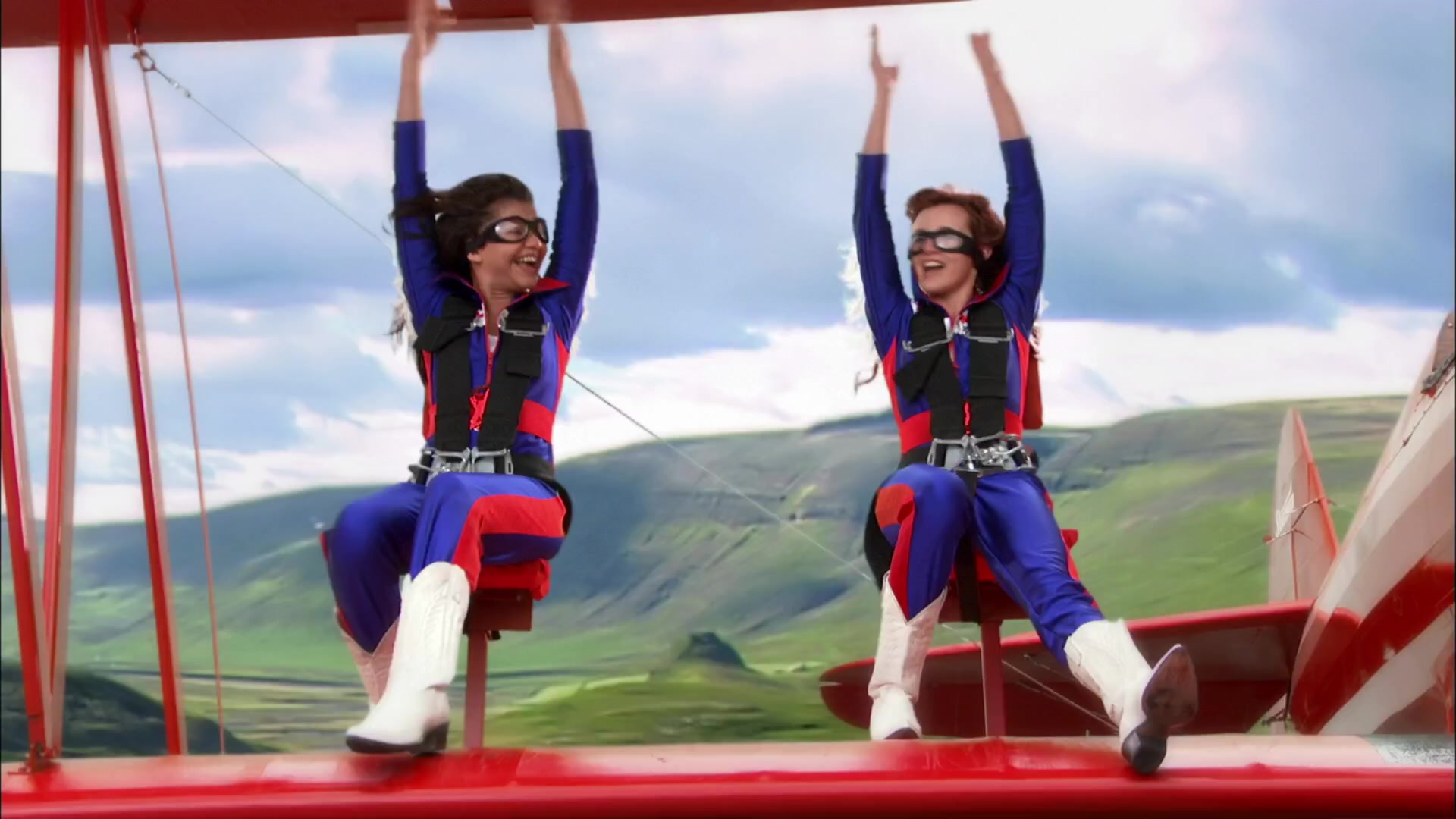 Shake_It_Up_S02E01_Shrink_It_Up_1080p_BTD_000233.jpg