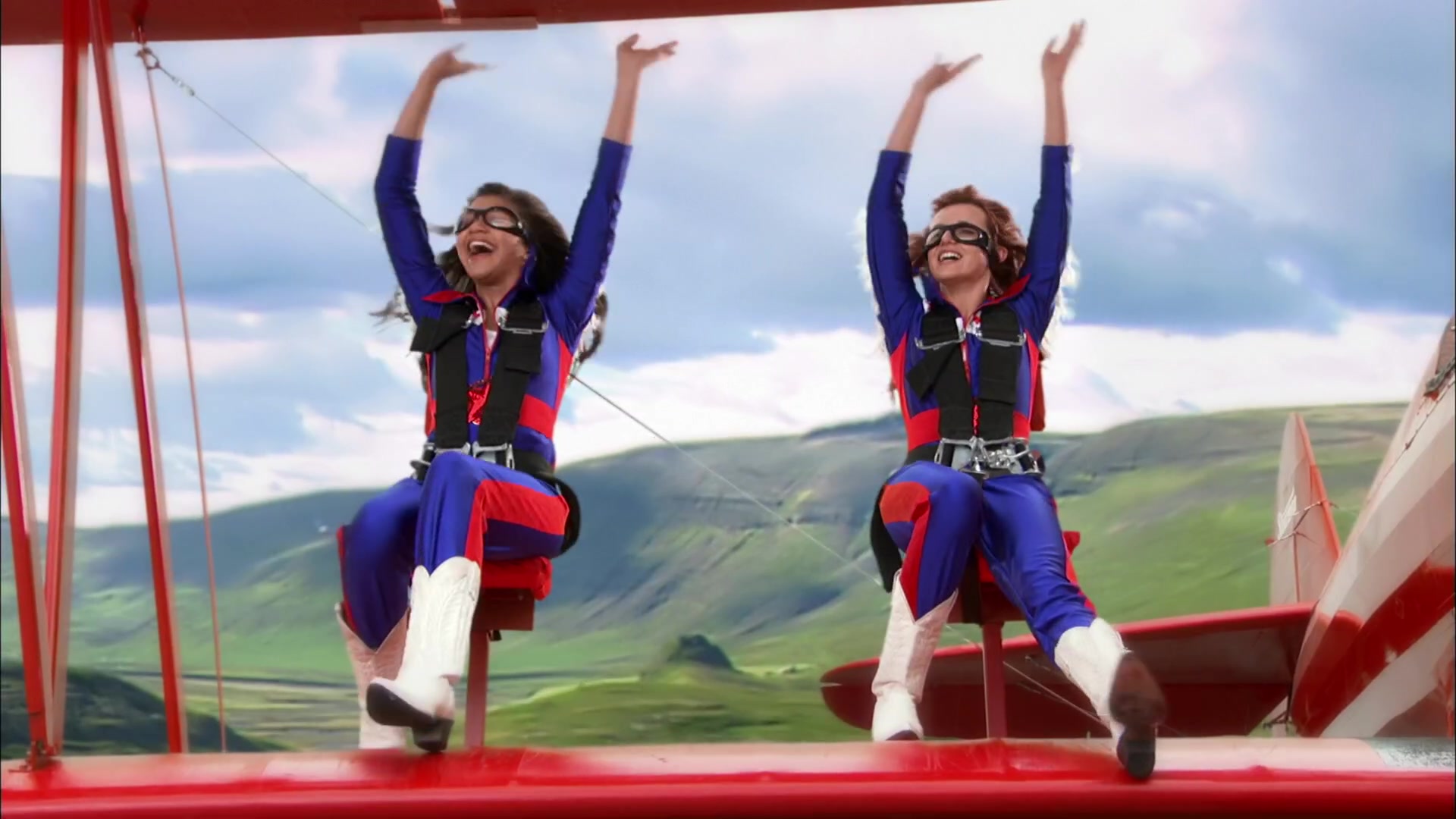 Shake_It_Up_S02E01_Shrink_It_Up_1080p_BTD_000234.jpg