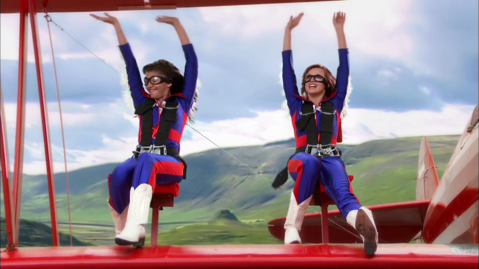 Shake_It_Up_S02E01_Shrink_It_Up_1080p_BTD_000235.jpg