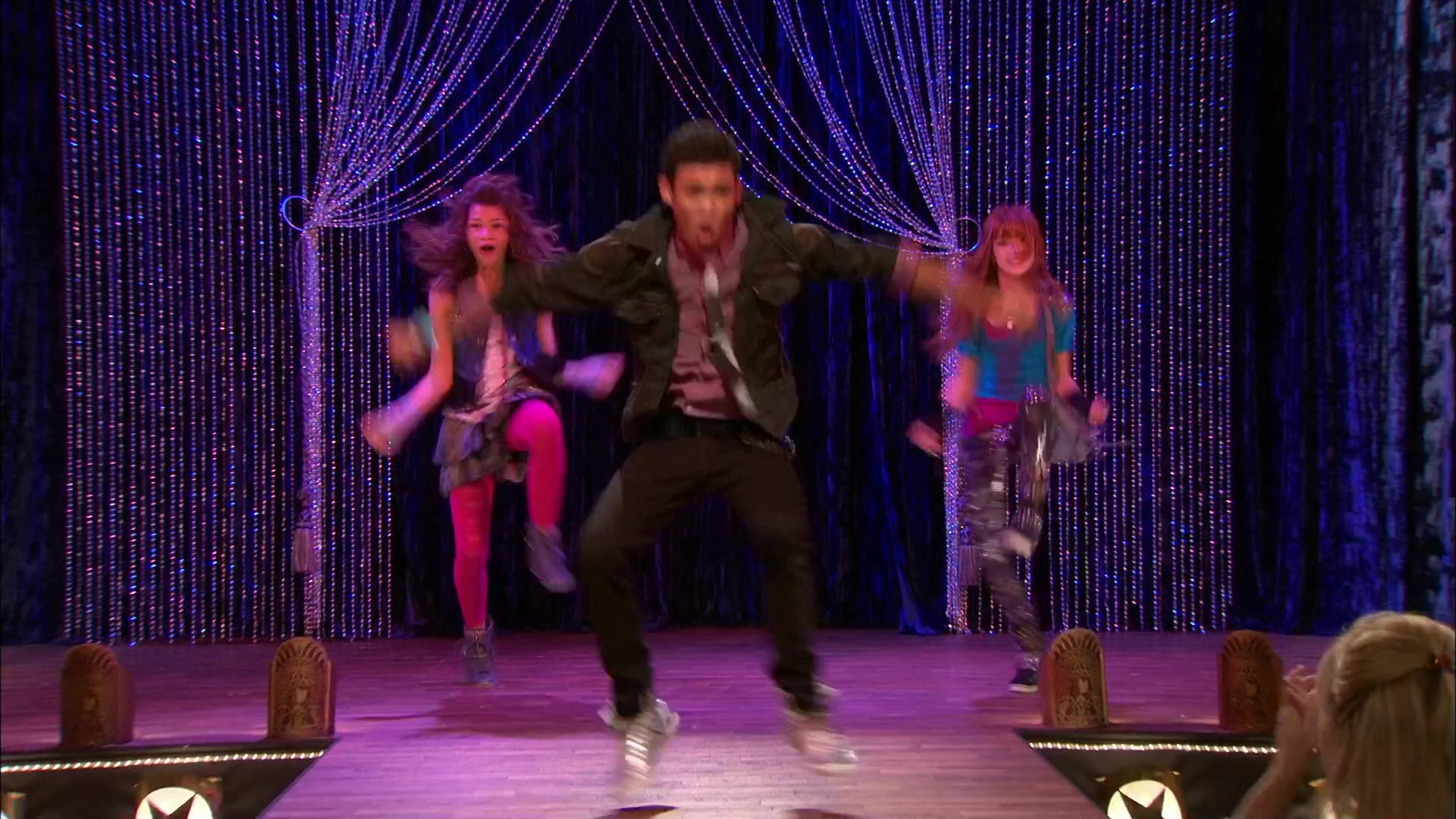 Shake_It_Up_S02E01_Shrink_It_Up_1080p_BTD_000270.jpg