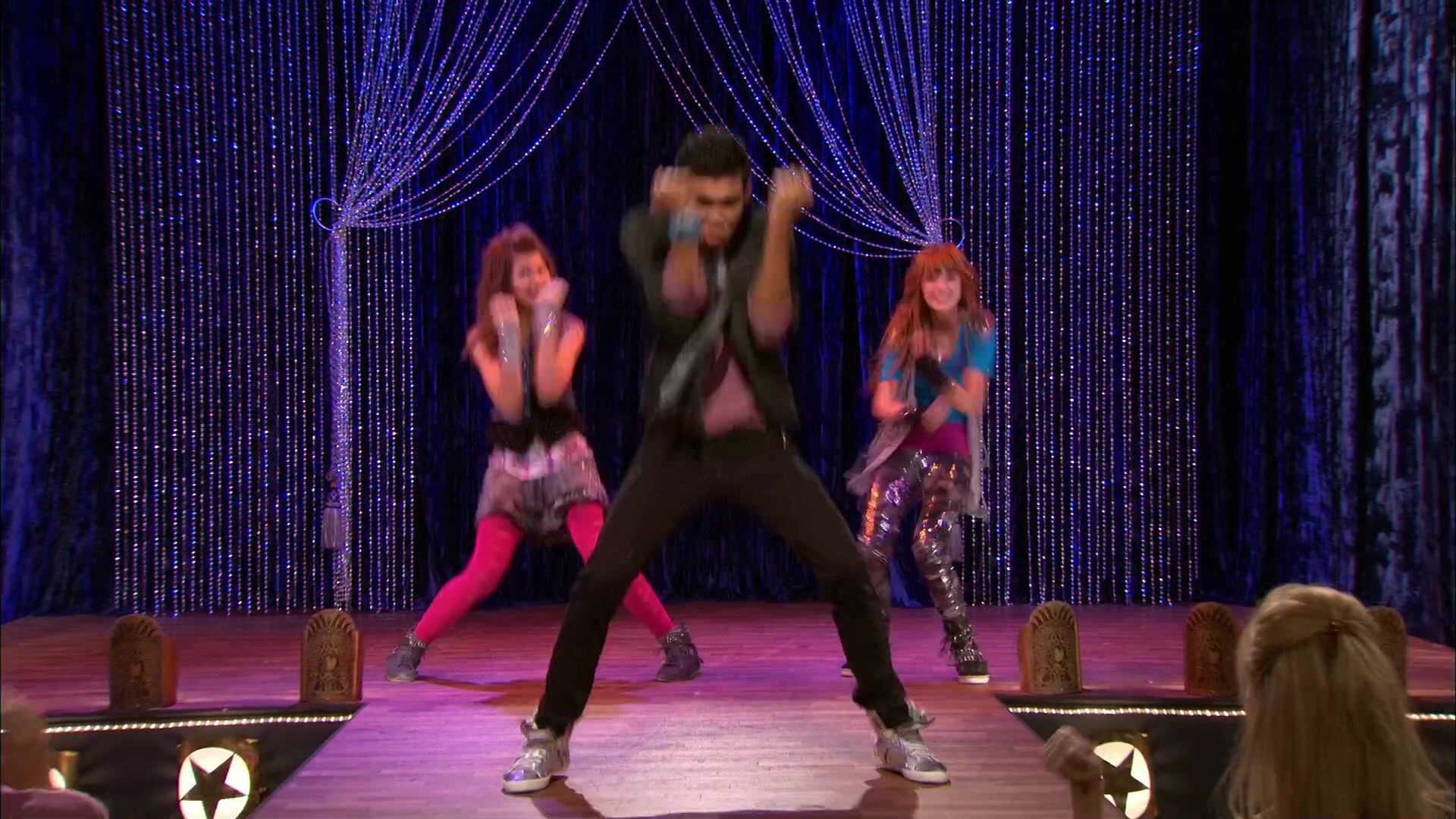 Shake_It_Up_S02E01_Shrink_It_Up_1080p_BTD_000271.jpg