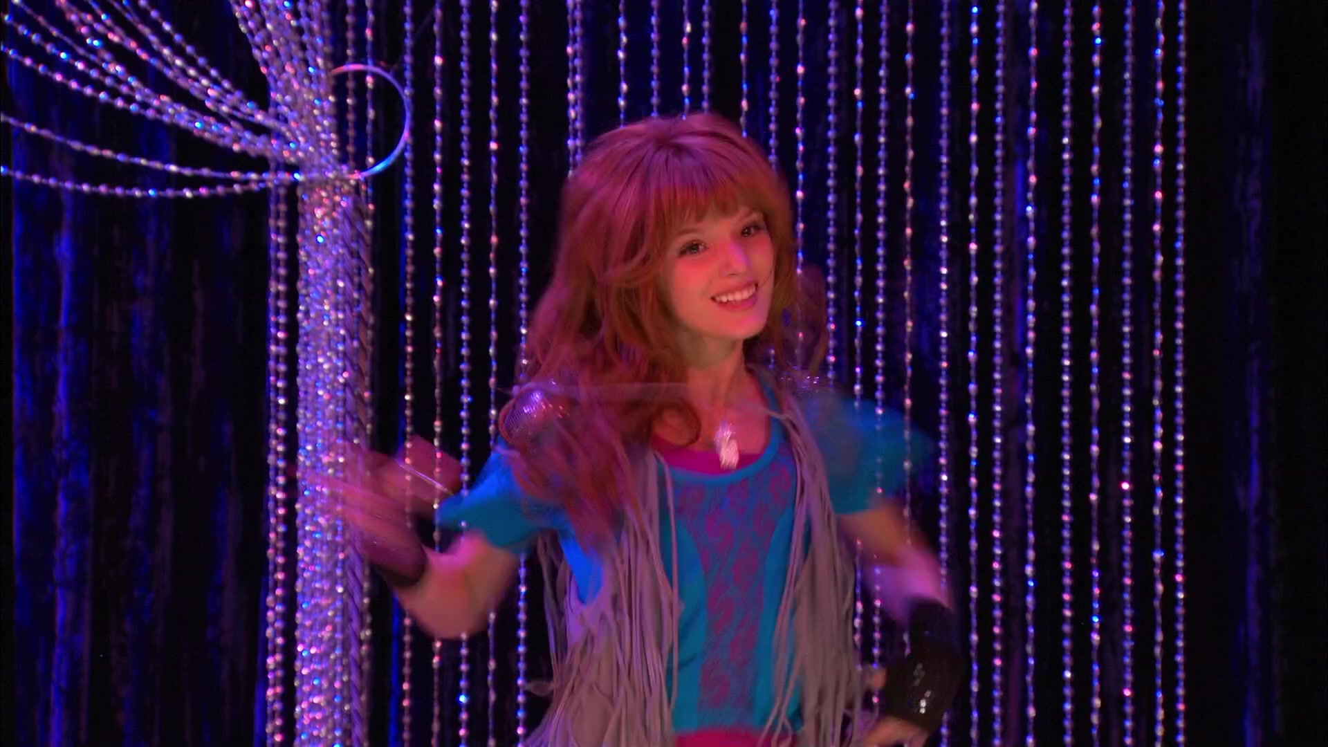 Shake_It_Up_S02E01_Shrink_It_Up_1080p_BTD_000317.jpg
