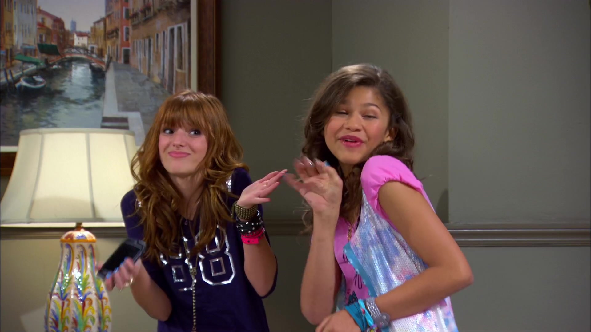 Shake_It_Up_S02E01_Shrink_It_Up_1080p_BTD_000327.jpg