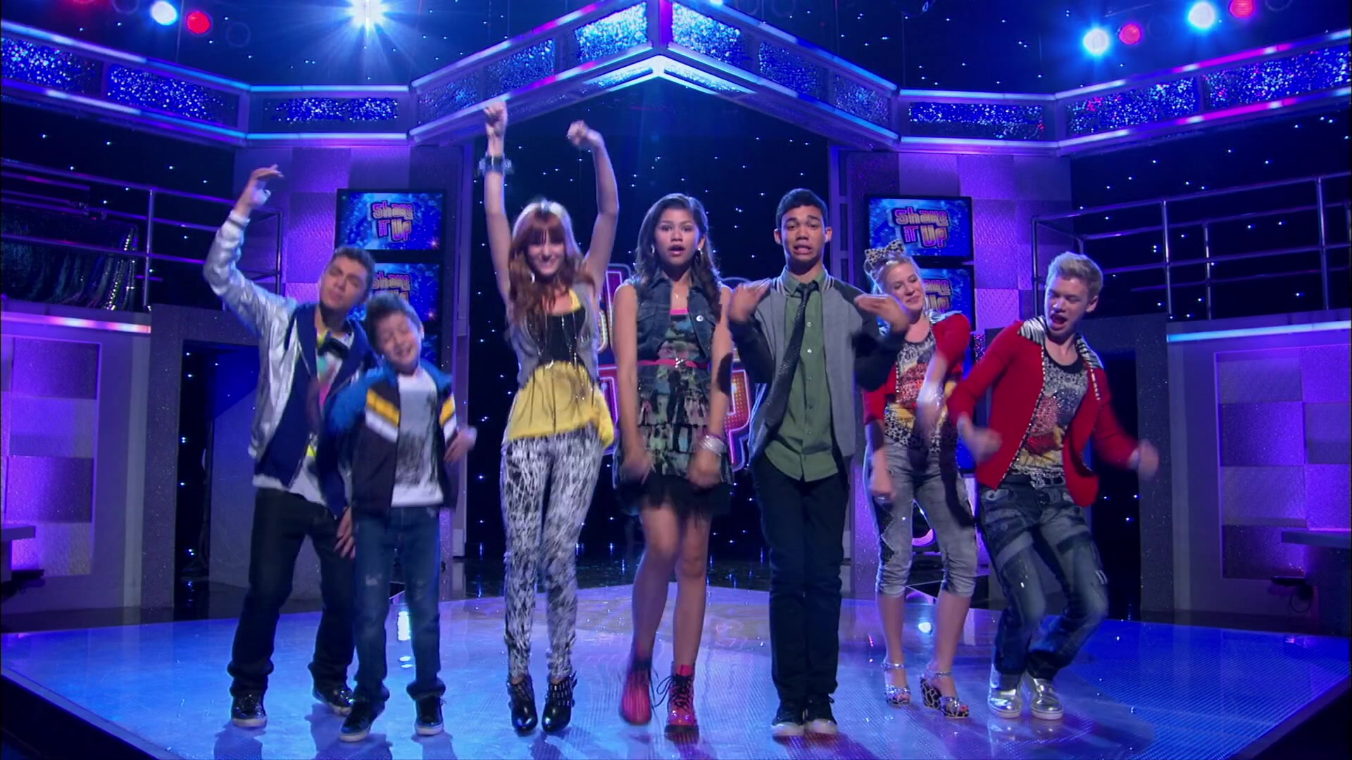 Shake_It_Up_S02E01_Shrink_It_Up_1080p_BTD_000331.jpg