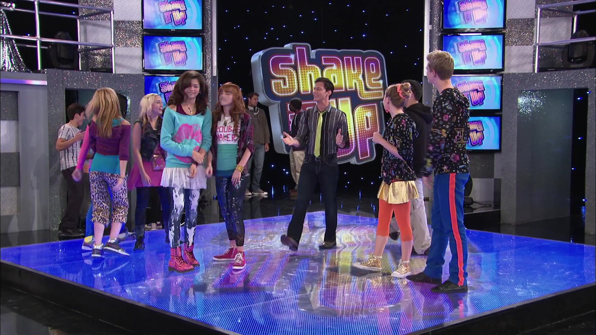 Shake_It_Up_S02E01_Shrink_It_Up_1080p_BTD_000370.jpg