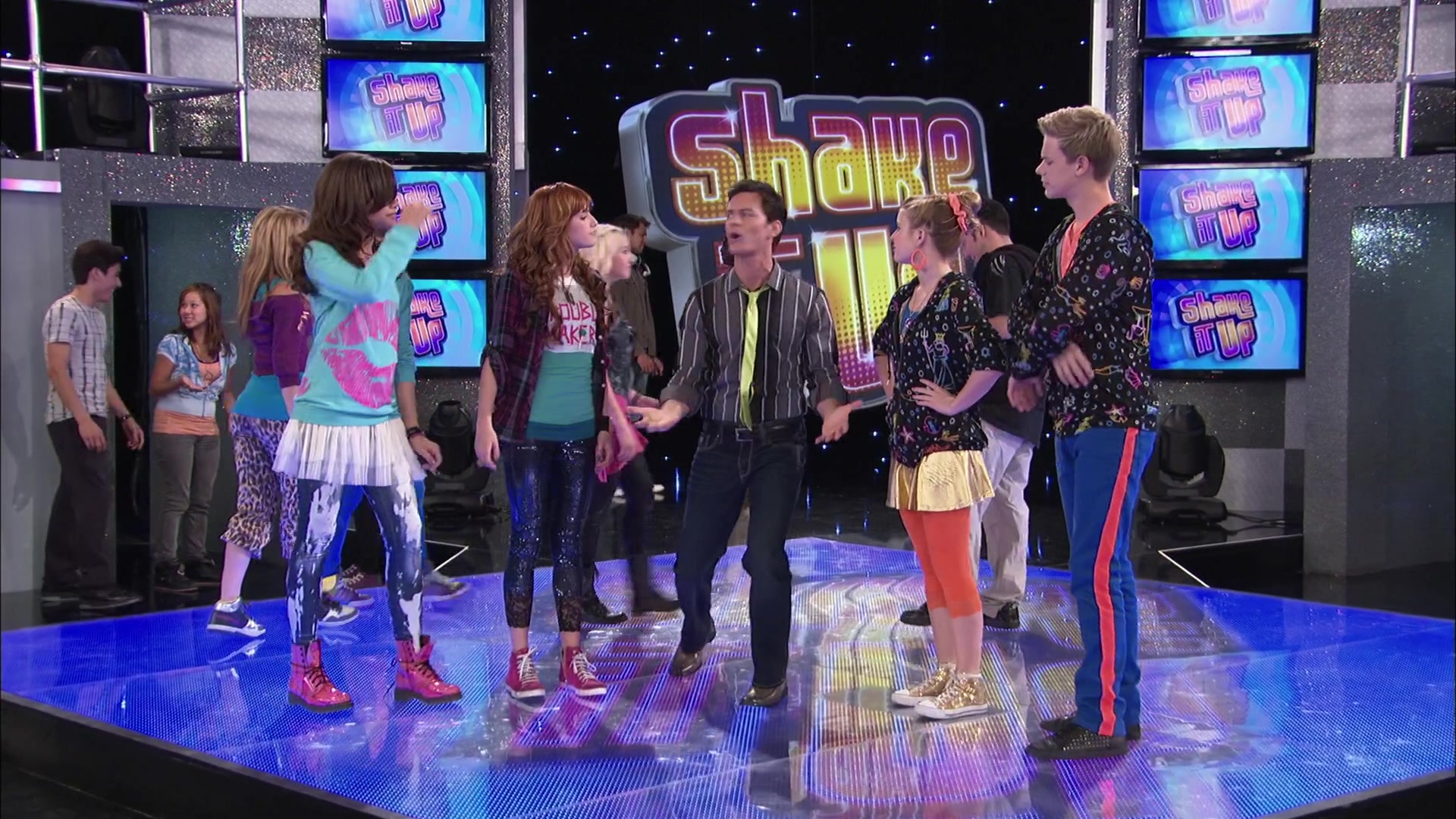 Shake_It_Up_S02E01_Shrink_It_Up_1080p_BTD_000373.jpg
