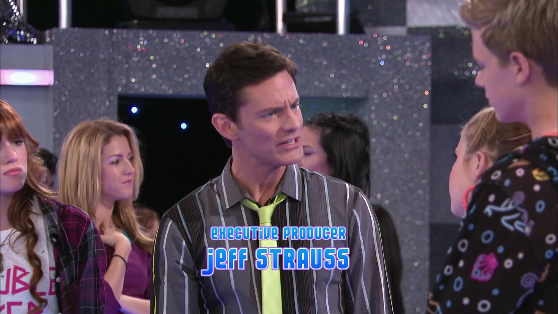 Shake_It_Up_S02E01_Shrink_It_Up_1080p_BTD_000392.jpg