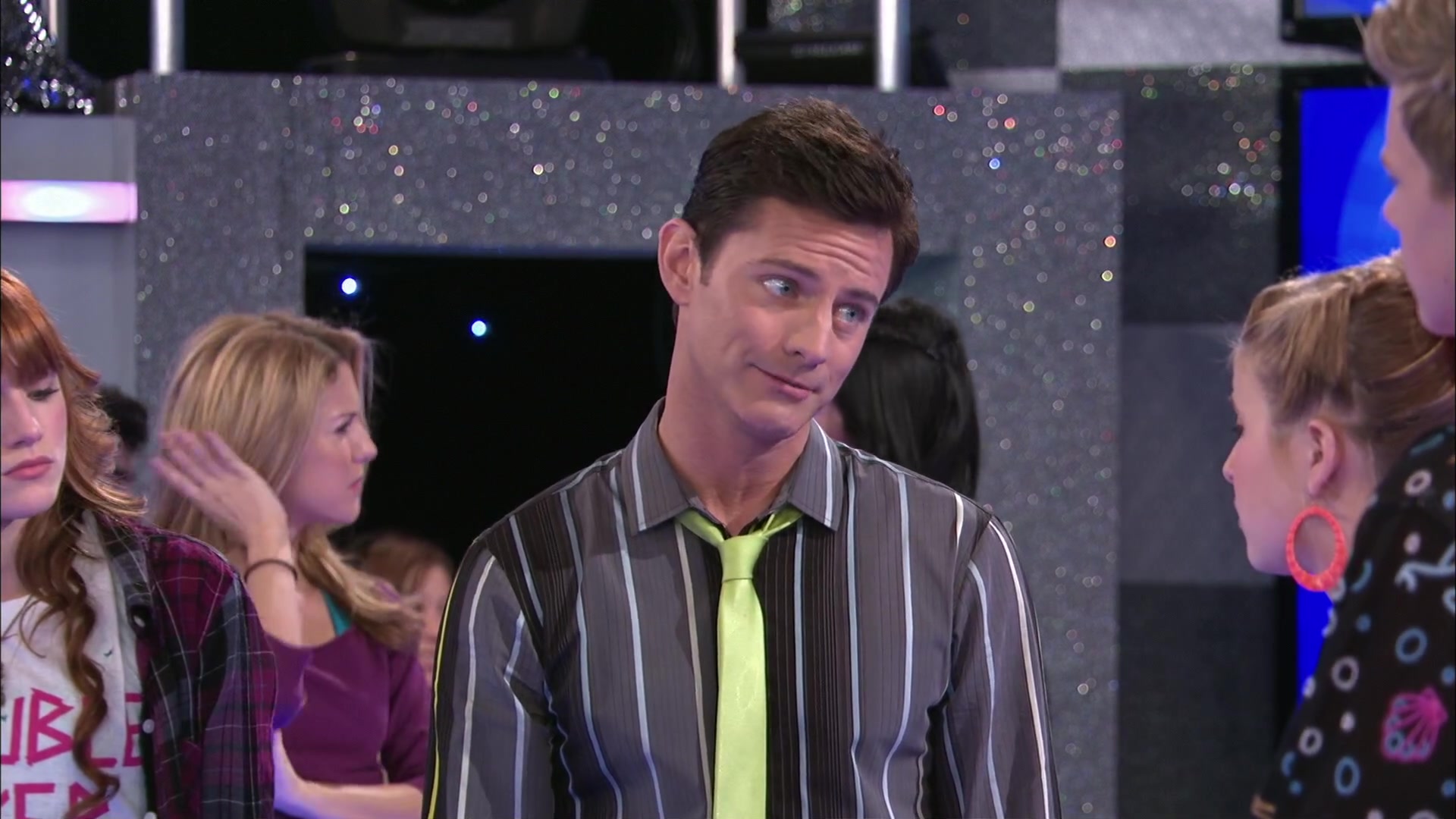 Shake_It_Up_S02E01_Shrink_It_Up_1080p_BTD_000399.jpg Shake_It_Up_S02E01_Shrink_It_Up_1080p_BTD_000399.jpg