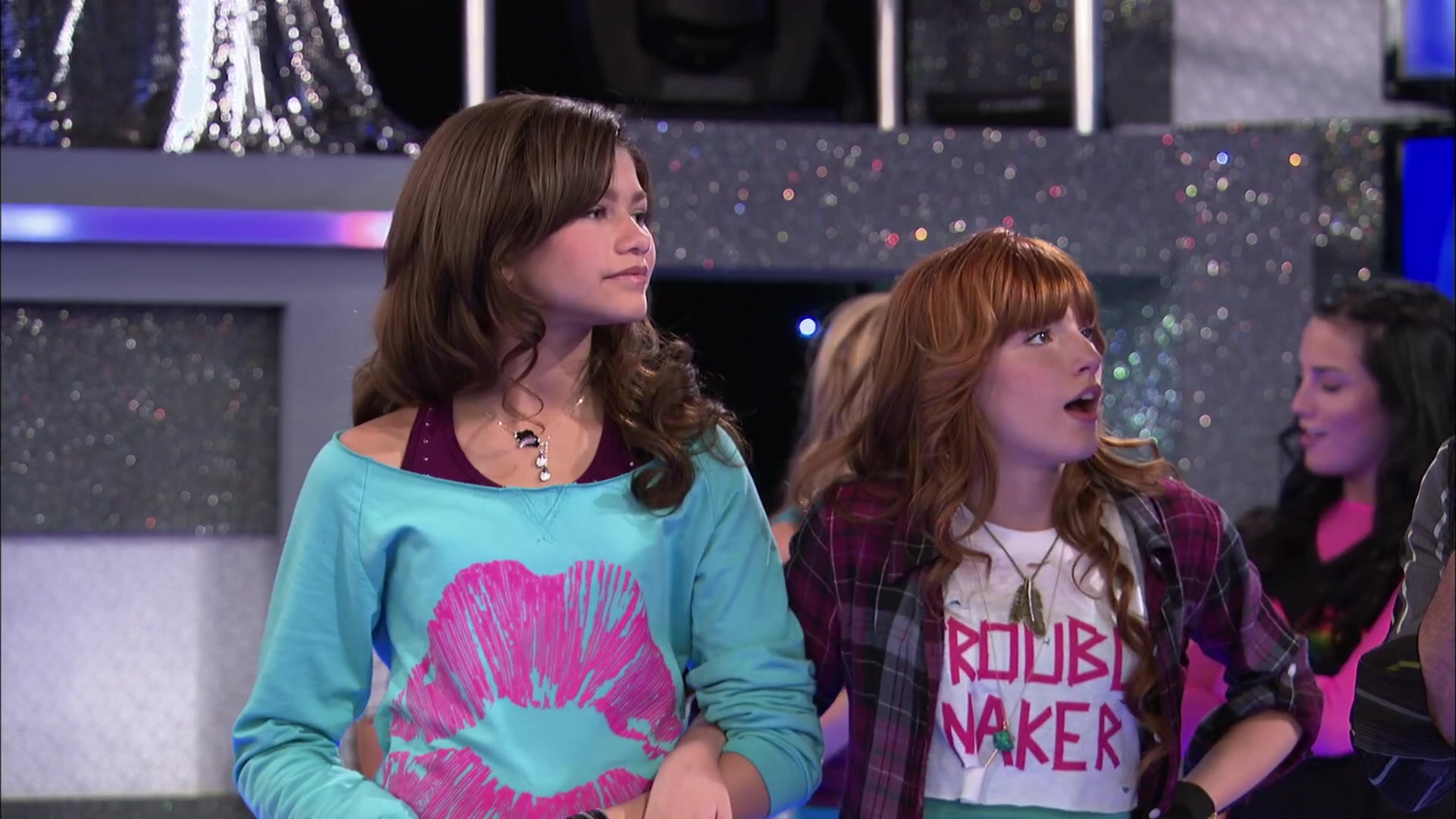 Shake_It_Up_S02E01_Shrink_It_Up_1080p_BTD_000417.jpg