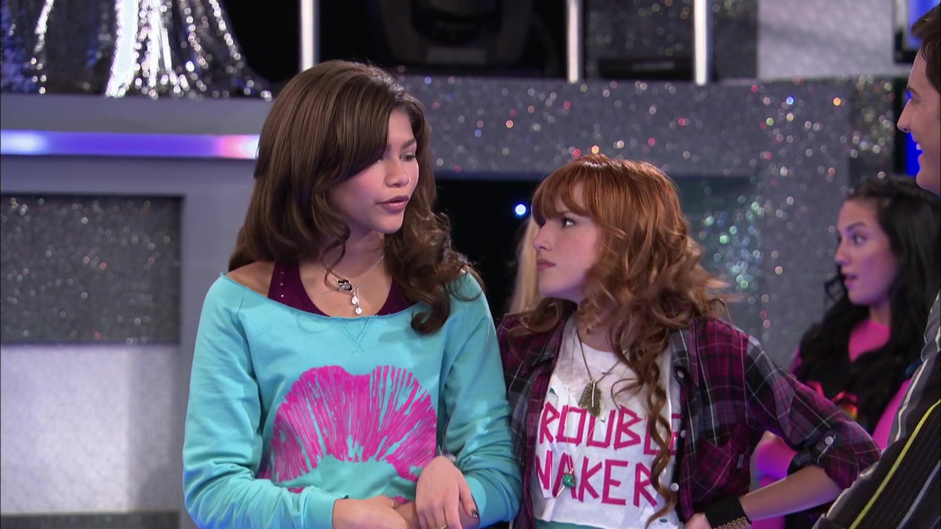 Shake_It_Up_S02E01_Shrink_It_Up_1080p_BTD_000438.jpg Shake_It_Up_S02E01_Shrink_It_Up_1080p_BTD_000438.jpg