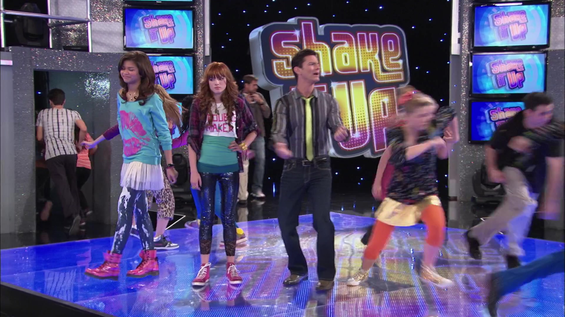 Shake_It_Up_S02E01_Shrink_It_Up_1080p_BTD_000486.jpg Shake_It_Up_S02E01_Shrink_It_Up_1080p_BTD_000486.jpg