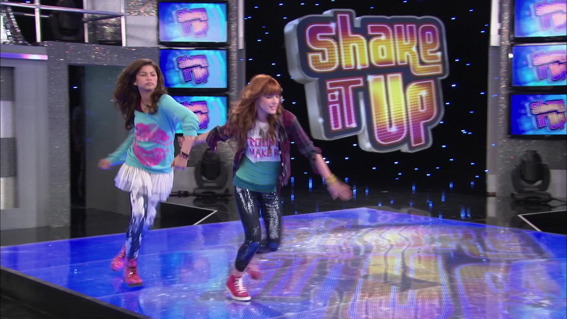 Shake_It_Up_S02E01_Shrink_It_Up_1080p_BTD_000492.jpg Shake_It_Up_S02E01_Shrink_It_Up_1080p_BTD_000492.jpg