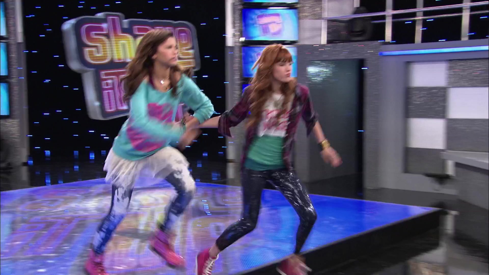 Shake_It_Up_S02E01_Shrink_It_Up_1080p_BTD_000494.jpg