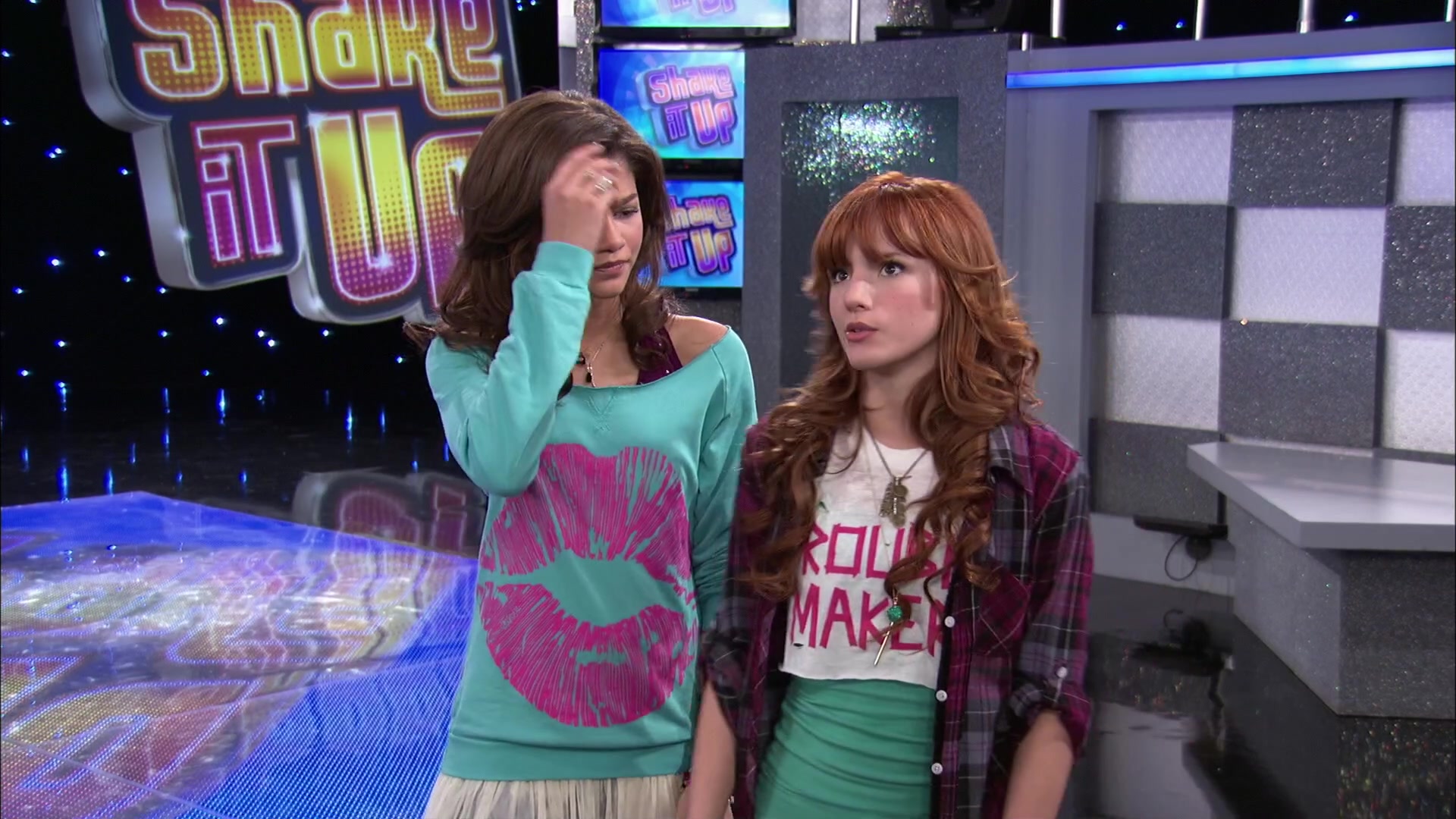 Shake_It_Up_S02E01_Shrink_It_Up_1080p_BTD_000508.jpg Shake_It_Up_S02E01_Shrink_It_Up_1080p_BTD_000508.jpg
