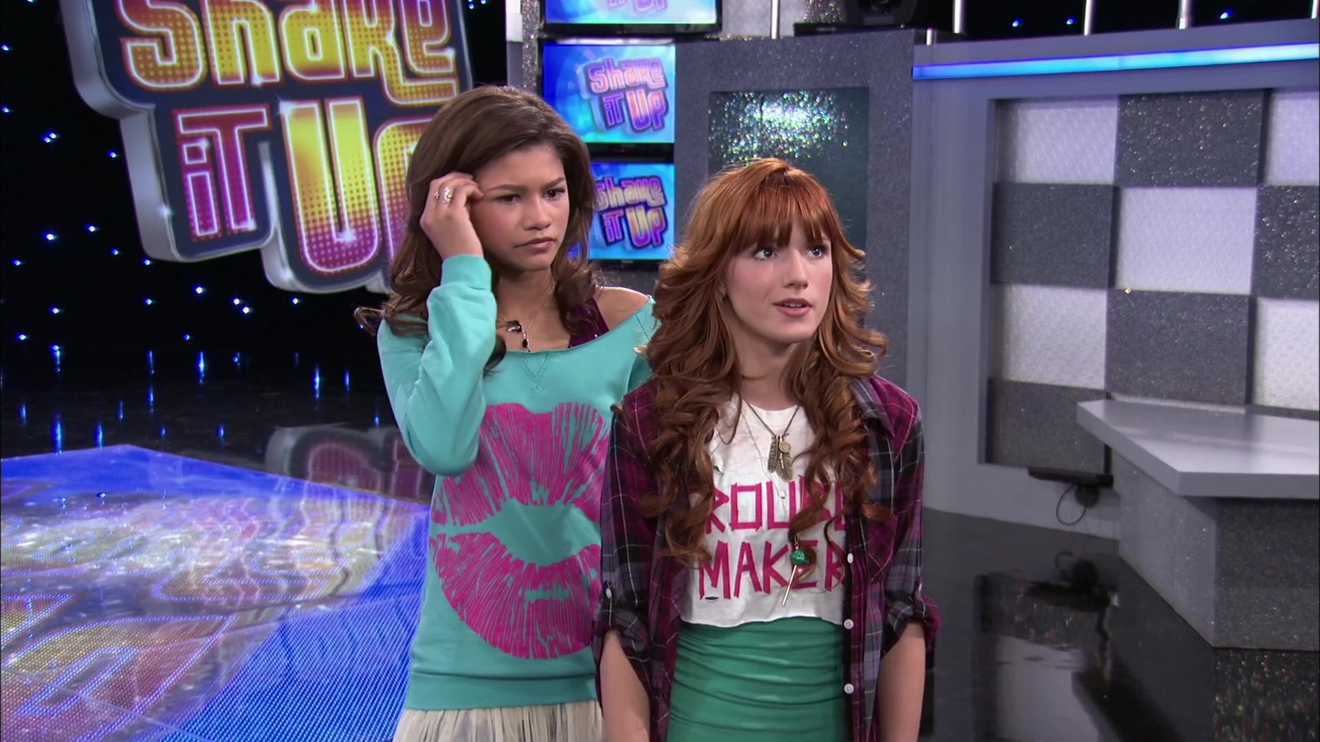 Shake_It_Up_S02E01_Shrink_It_Up_1080p_BTD_000509.jpg Shake_It_Up_S02E01_Shrink_It_Up_1080p_BTD_000509.jpg