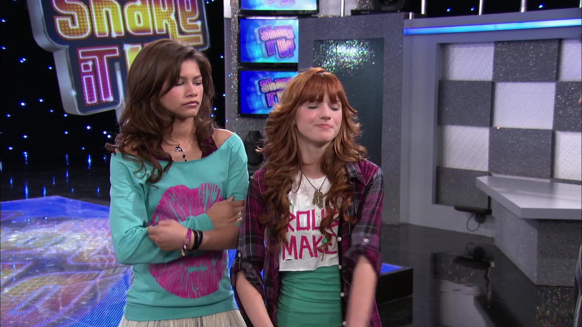Shake_It_Up_S02E01_Shrink_It_Up_1080p_BTD_000513.jpg