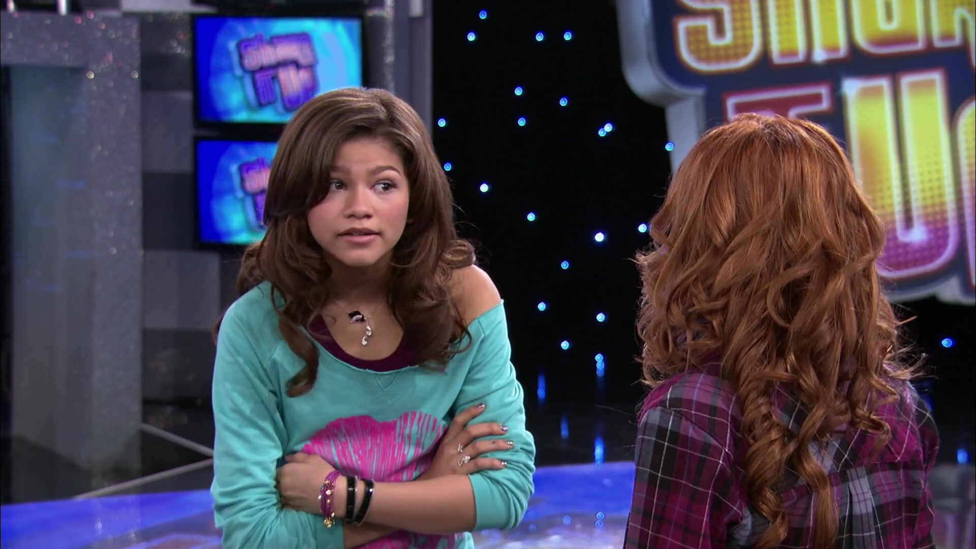 Shake_It_Up_S02E01_Shrink_It_Up_1080p_BTD_000555.jpg