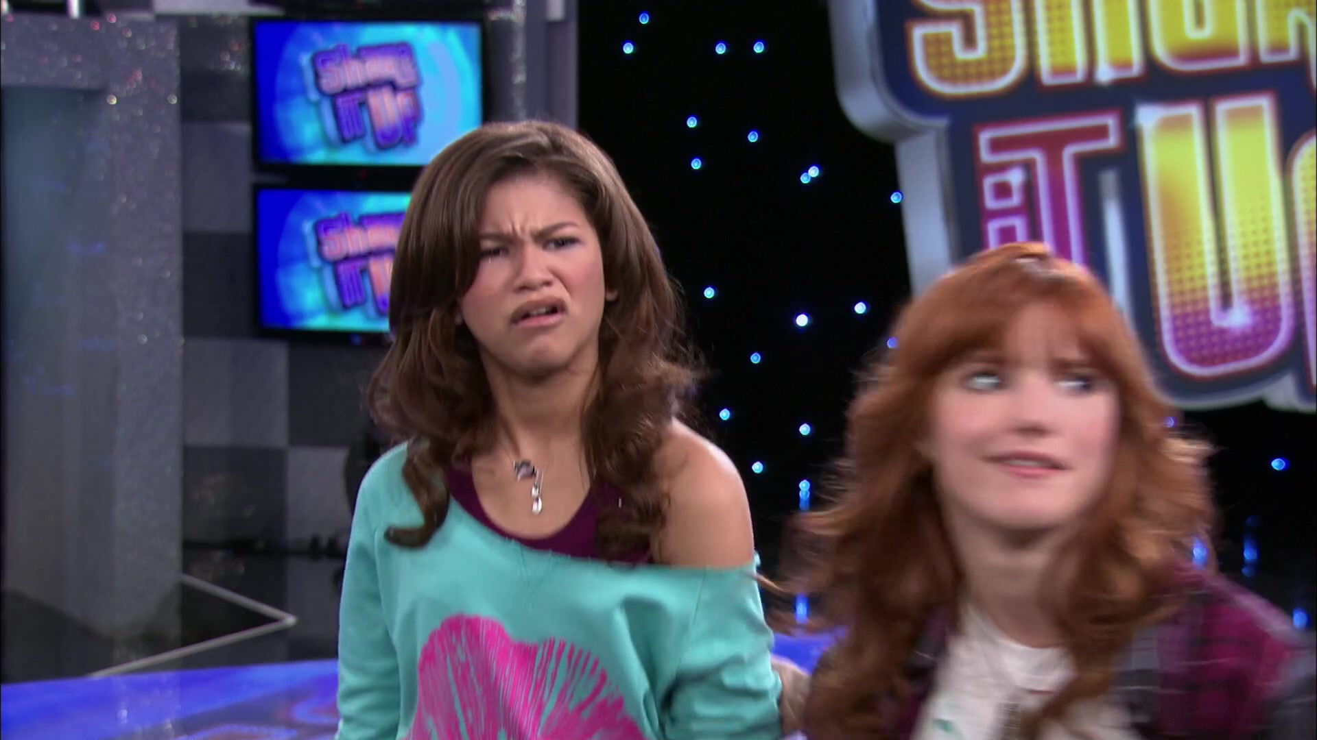 Shake_It_Up_S02E01_Shrink_It_Up_1080p_BTD_000604.jpg
