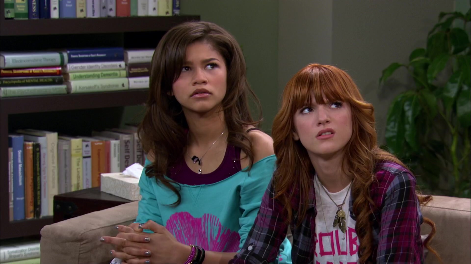 Shake_It_Up_S02E01_Shrink_It_Up_1080p_BTD_000848.jpg Shake_It_Up_S02E01_Shrink_It_Up_1080p_BTD_000848.jpg
