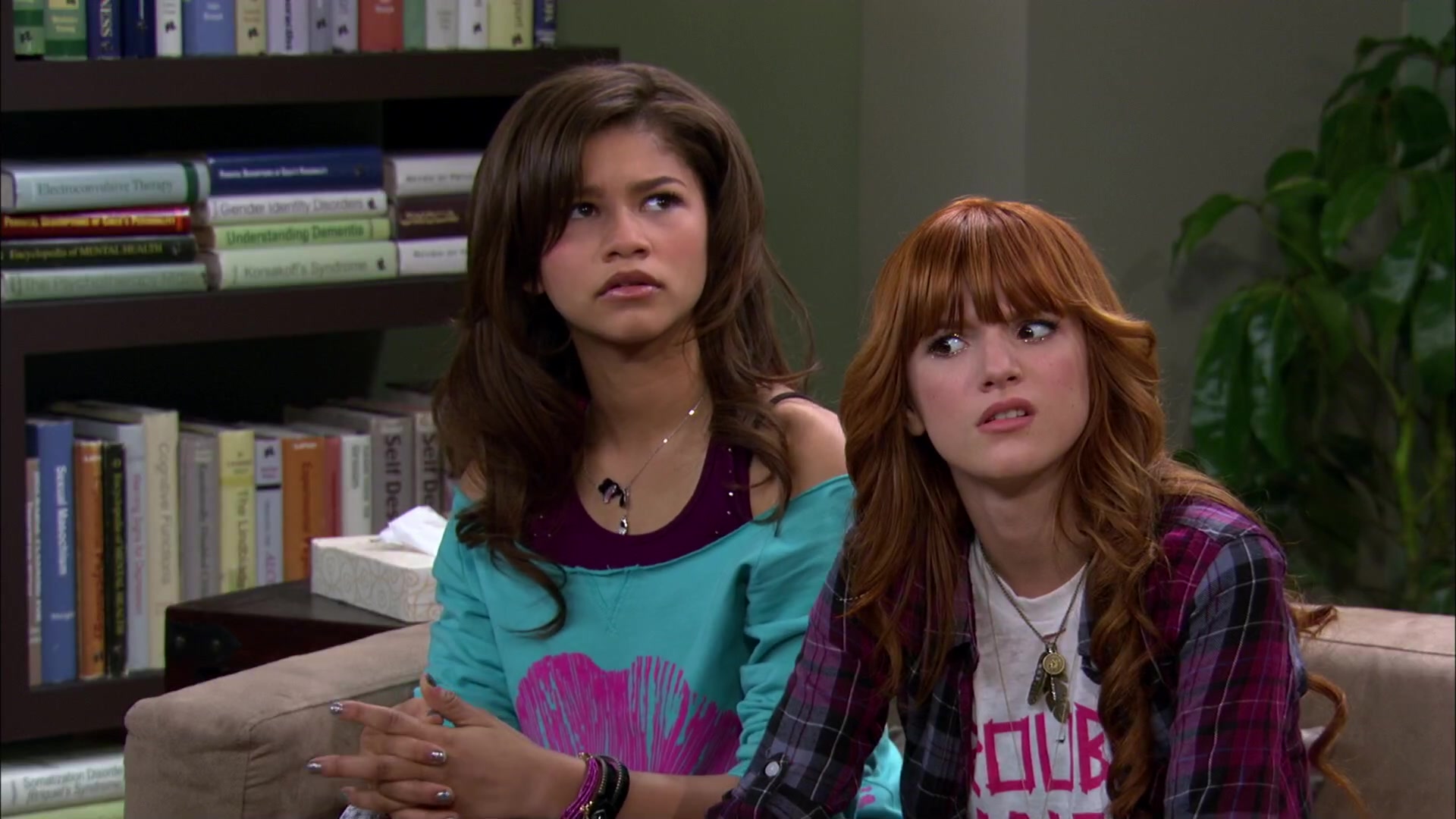 Shake_It_Up_S02E01_Shrink_It_Up_1080p_BTD_000849.jpg