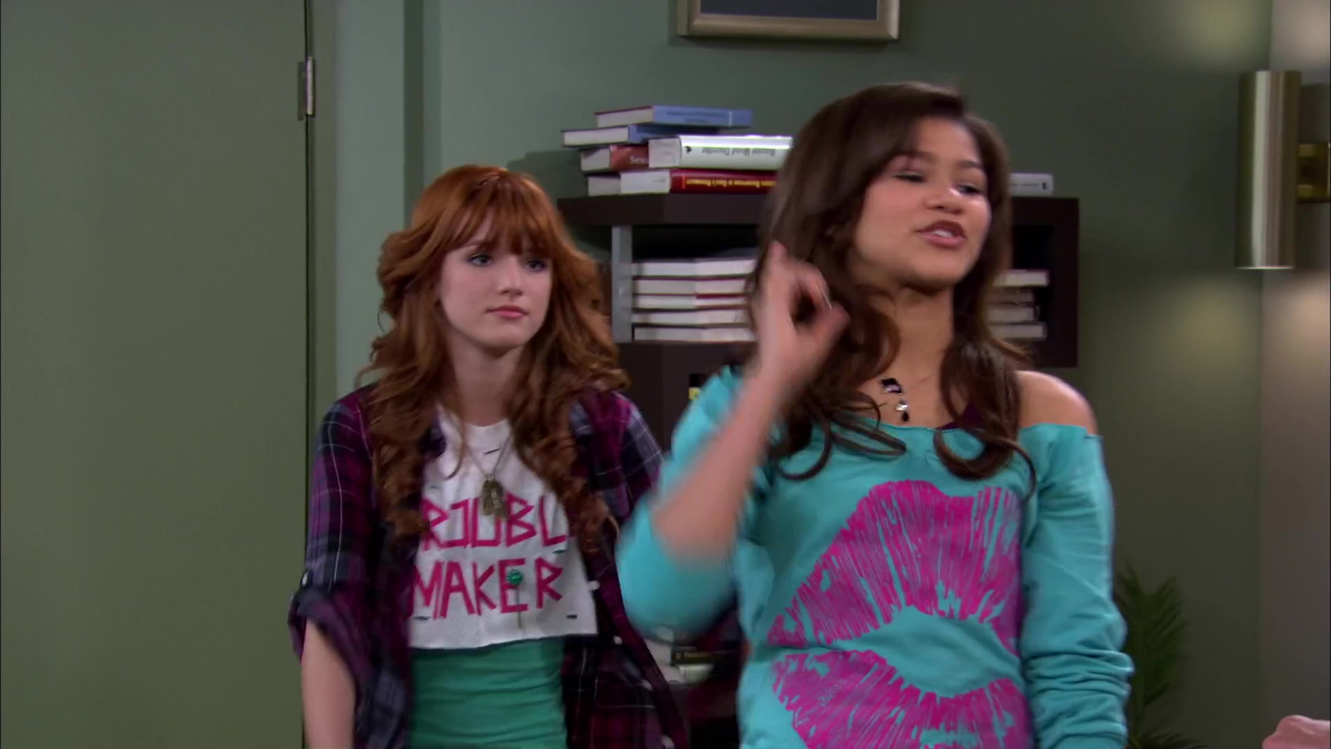 Shake_It_Up_S02E01_Shrink_It_Up_1080p_BTD_001474.jpg