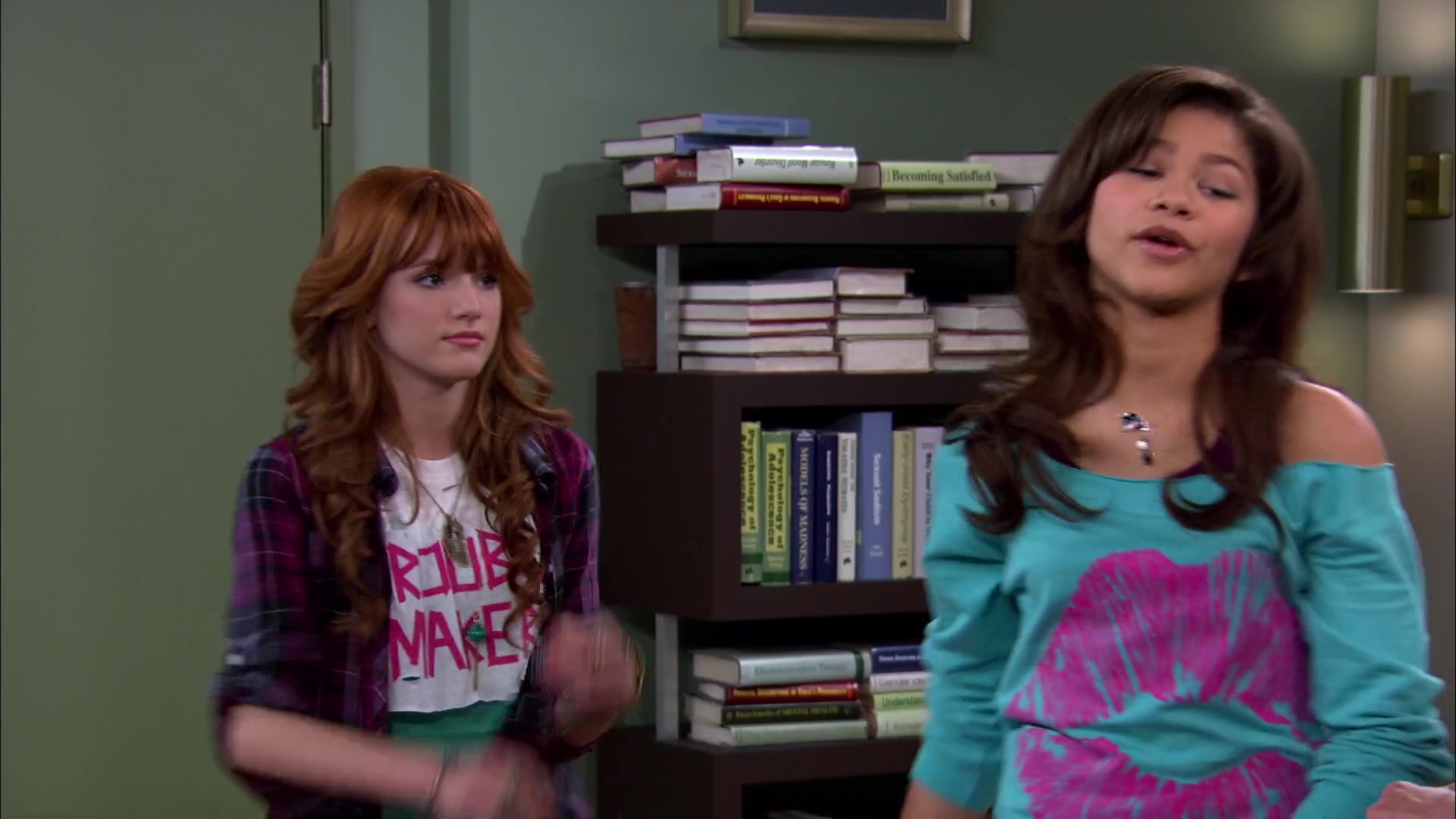 Shake_It_Up_S02E01_Shrink_It_Up_1080p_BTD_001475.jpg Shake_It_Up_S02E01_Shrink_It_Up_1080p_BTD_001475.jpg