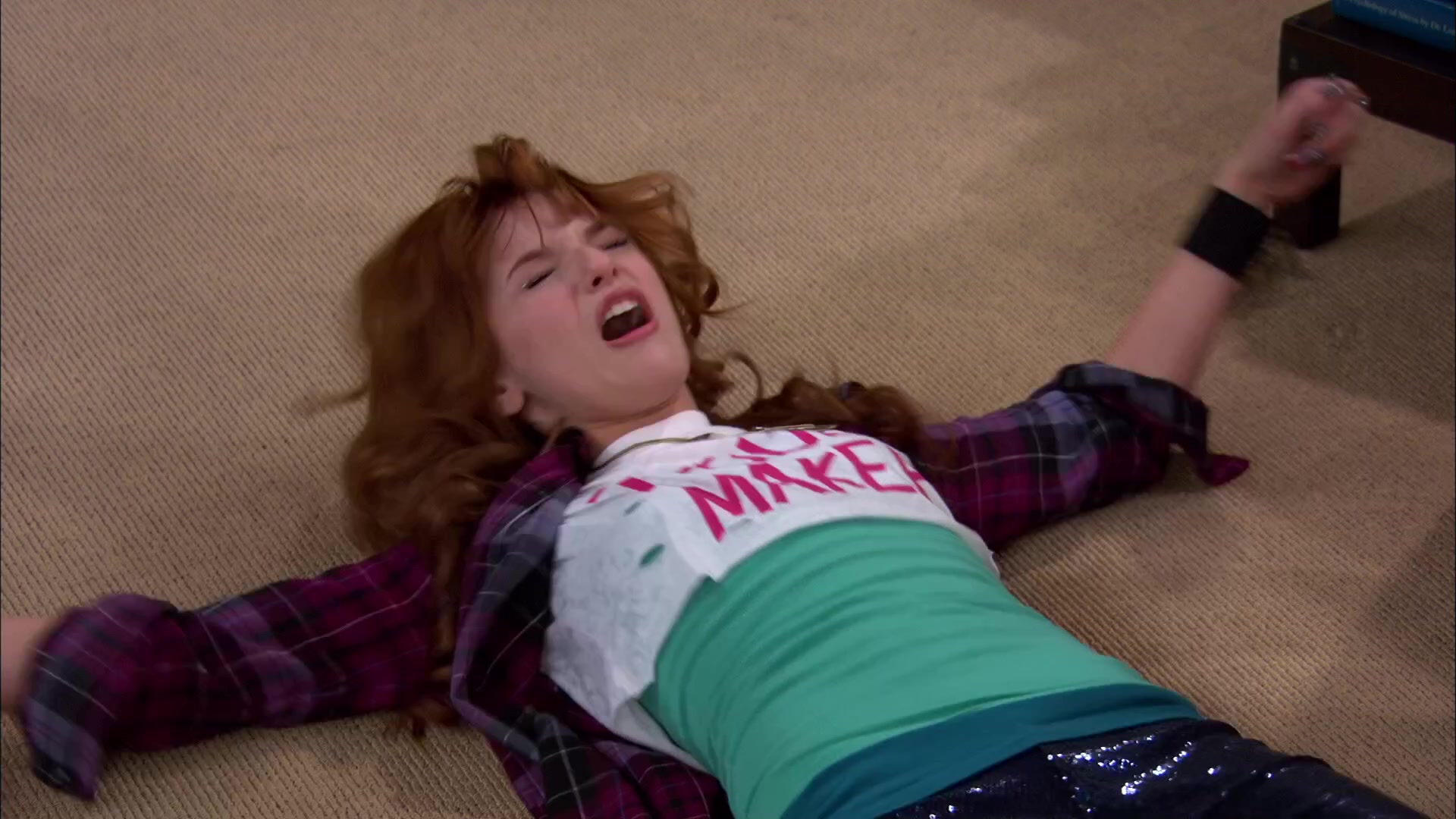 Shake_It_Up_S02E01_Shrink_It_Up_1080p_BTD_001486.jpg Shake_It_Up_S02E01_Shrink_It_Up_1080p_BTD_001486.jpg
