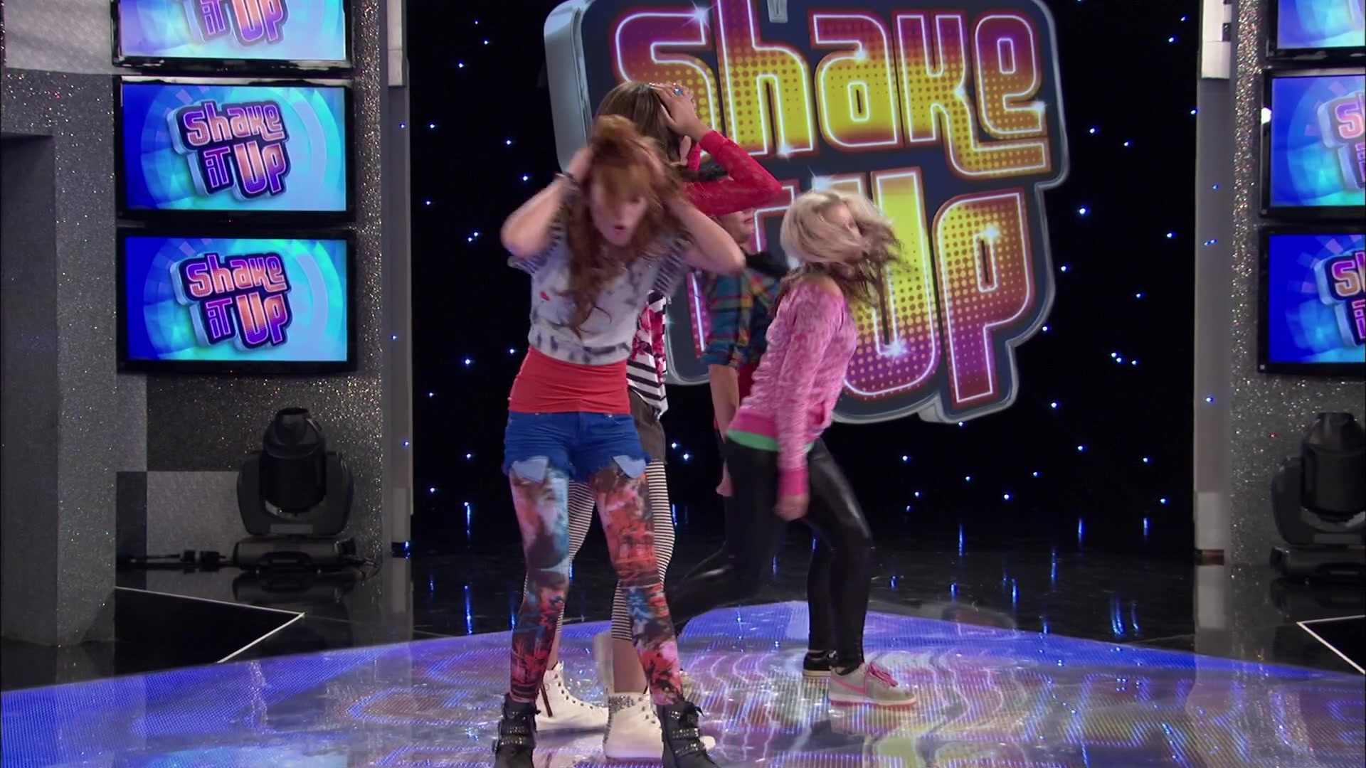 Shake_It_Up_S02E01_Shrink_It_Up_1080p_BTD_001564.jpg Shake_It_Up_S02E01_Shrink_It_Up_1080p_BTD_001564.jpg