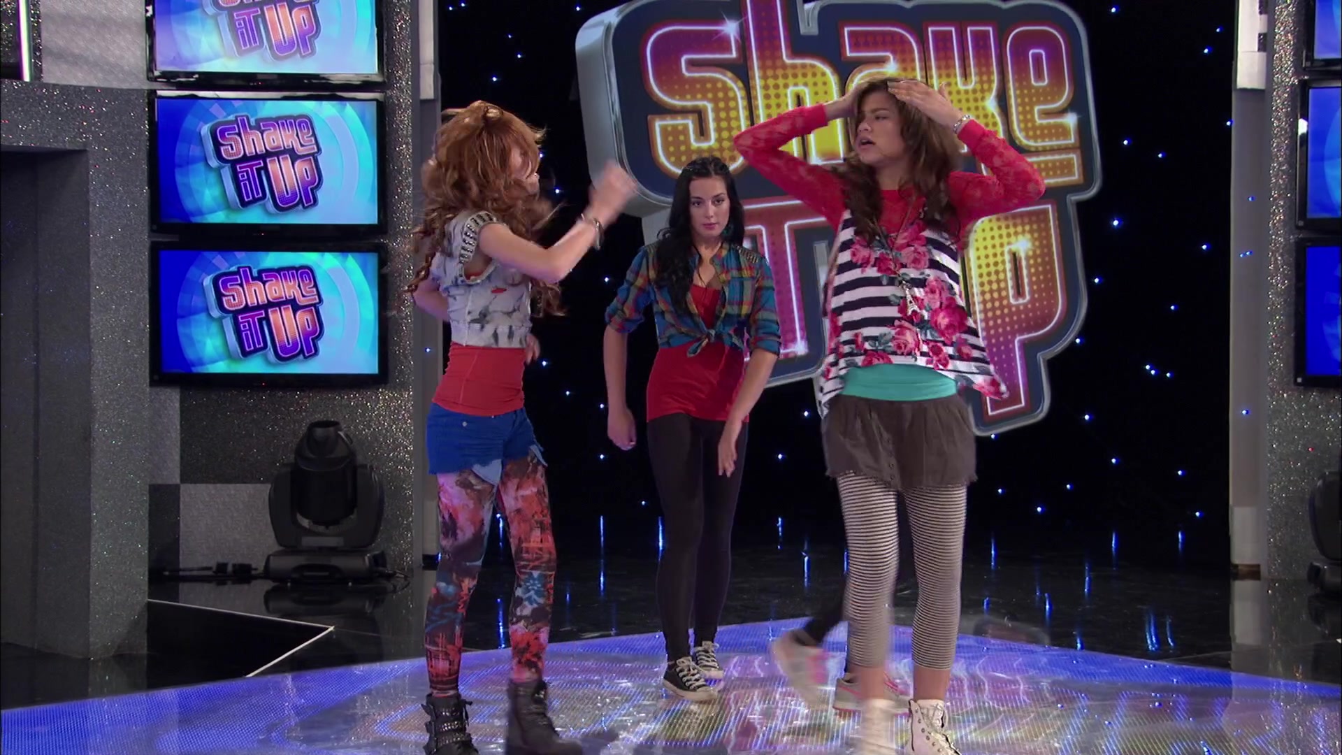 Shake_It_Up_S02E01_Shrink_It_Up_1080p_BTD_001567.jpg Shake_It_Up_S02E01_Shrink_It_Up_1080p_BTD_001567.jpg