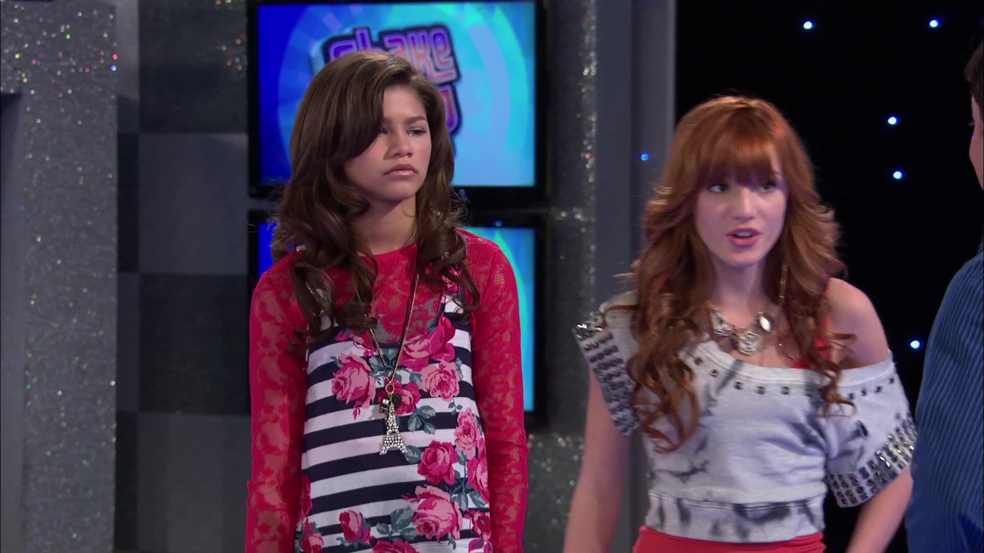 Shake_It_Up_S02E01_Shrink_It_Up_1080p_BTD_001656.jpg Shake_It_Up_S02E01_Shrink_It_Up_1080p_BTD_001656.jpg
