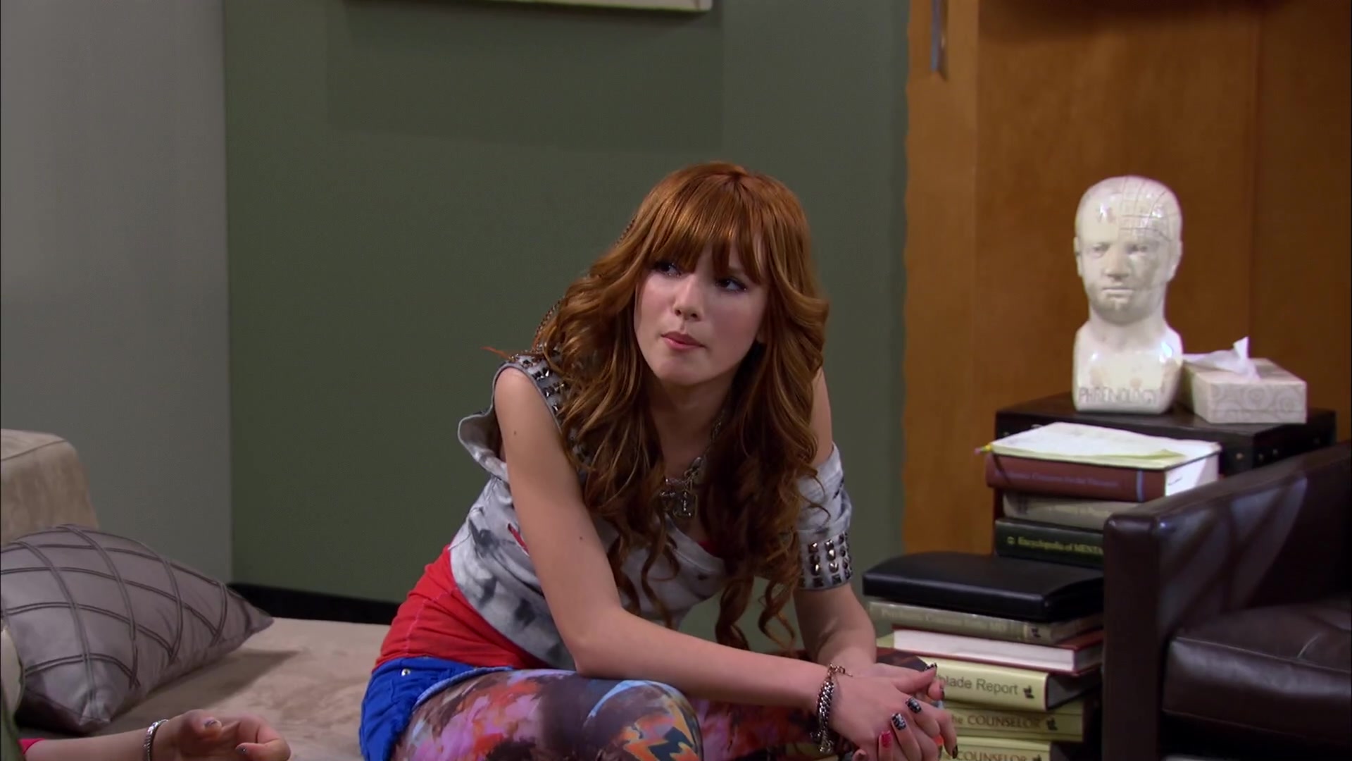 Shake_It_Up_S02E01_Shrink_It_Up_1080p_BTD_001899.jpg