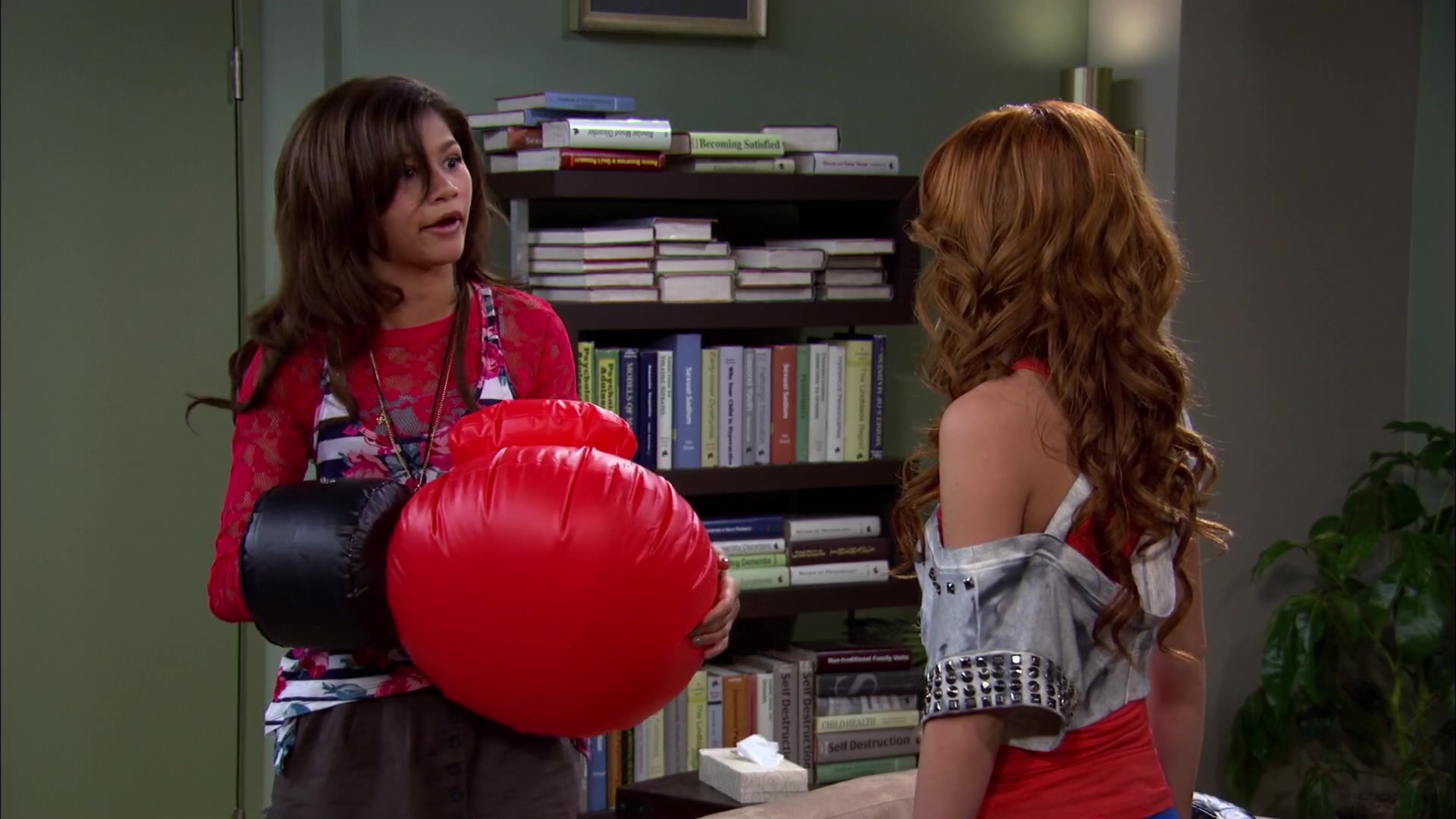 Shake_It_Up_S02E01_Shrink_It_Up_1080p_BTD_001995.jpg Shake_It_Up_S02E01_Shrink_It_Up_1080p_BTD_001995.jpg