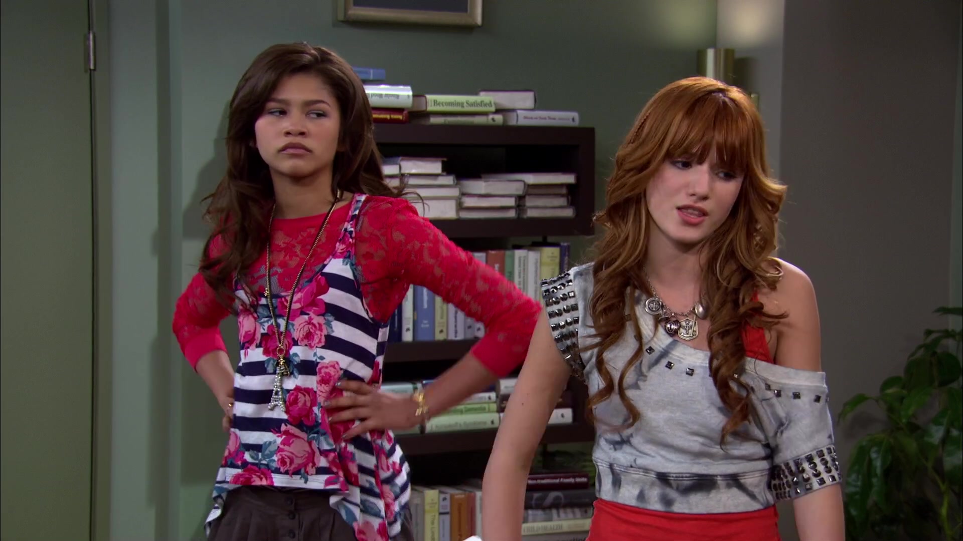 Shake_It_Up_S02E01_Shrink_It_Up_1080p_BTD_002063.jpg