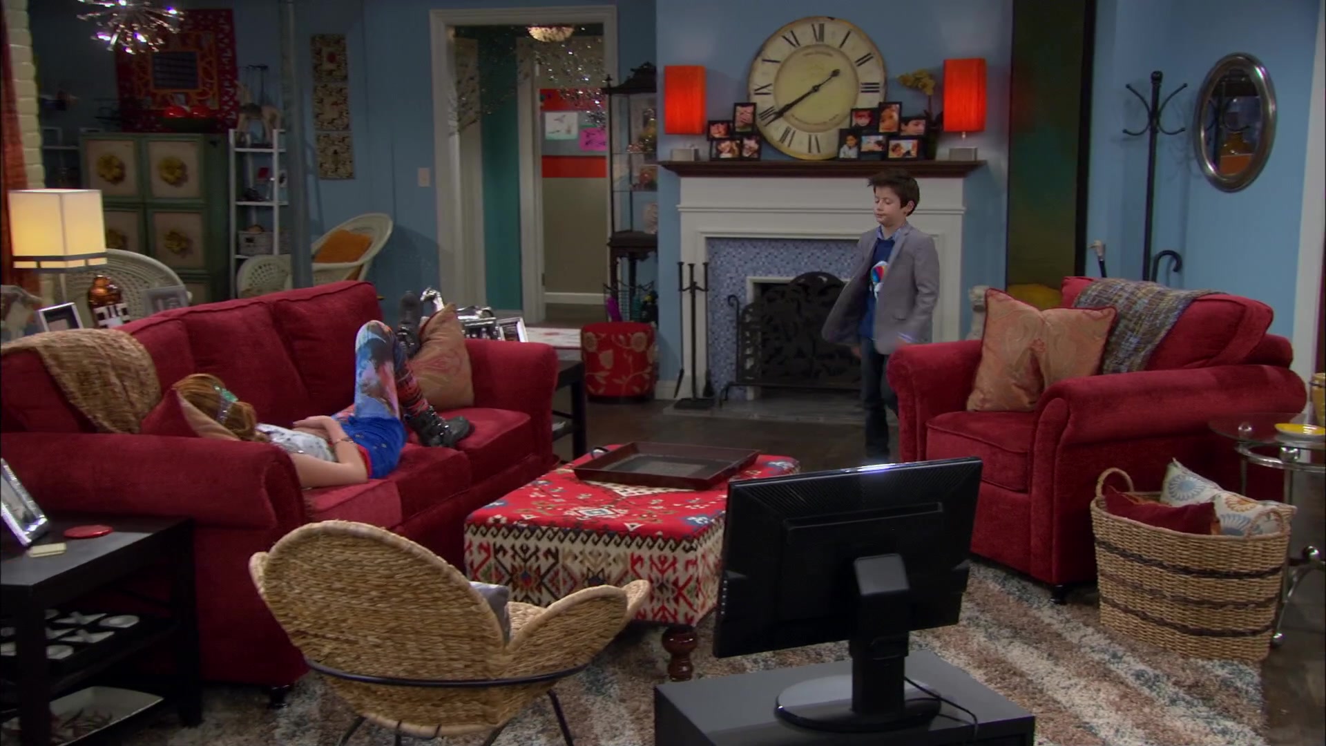 Shake_It_Up_S02E01_Shrink_It_Up_1080p_BTD_002110.jpg Shake_It_Up_S02E01_Shrink_It_Up_1080p_BTD_002110.jpg